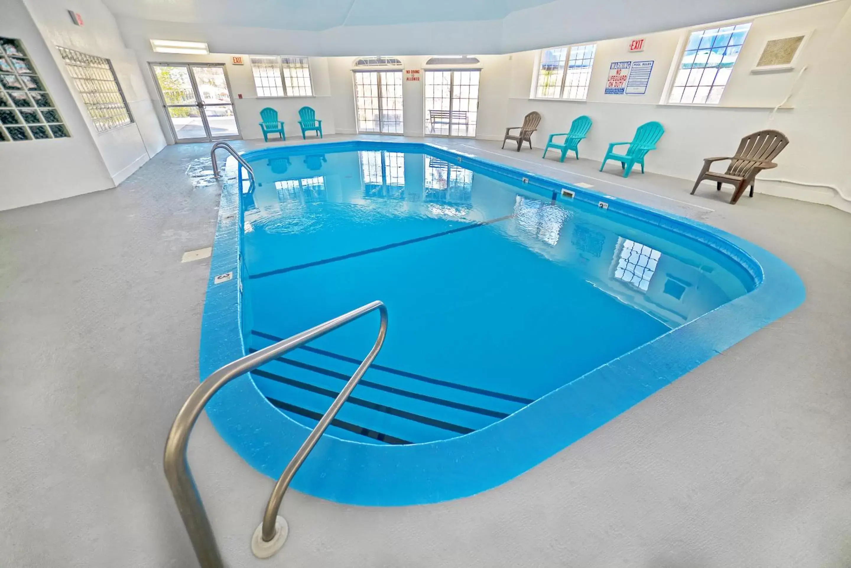 Swimming Pool in The Stone Castle Hotel & Conference Center