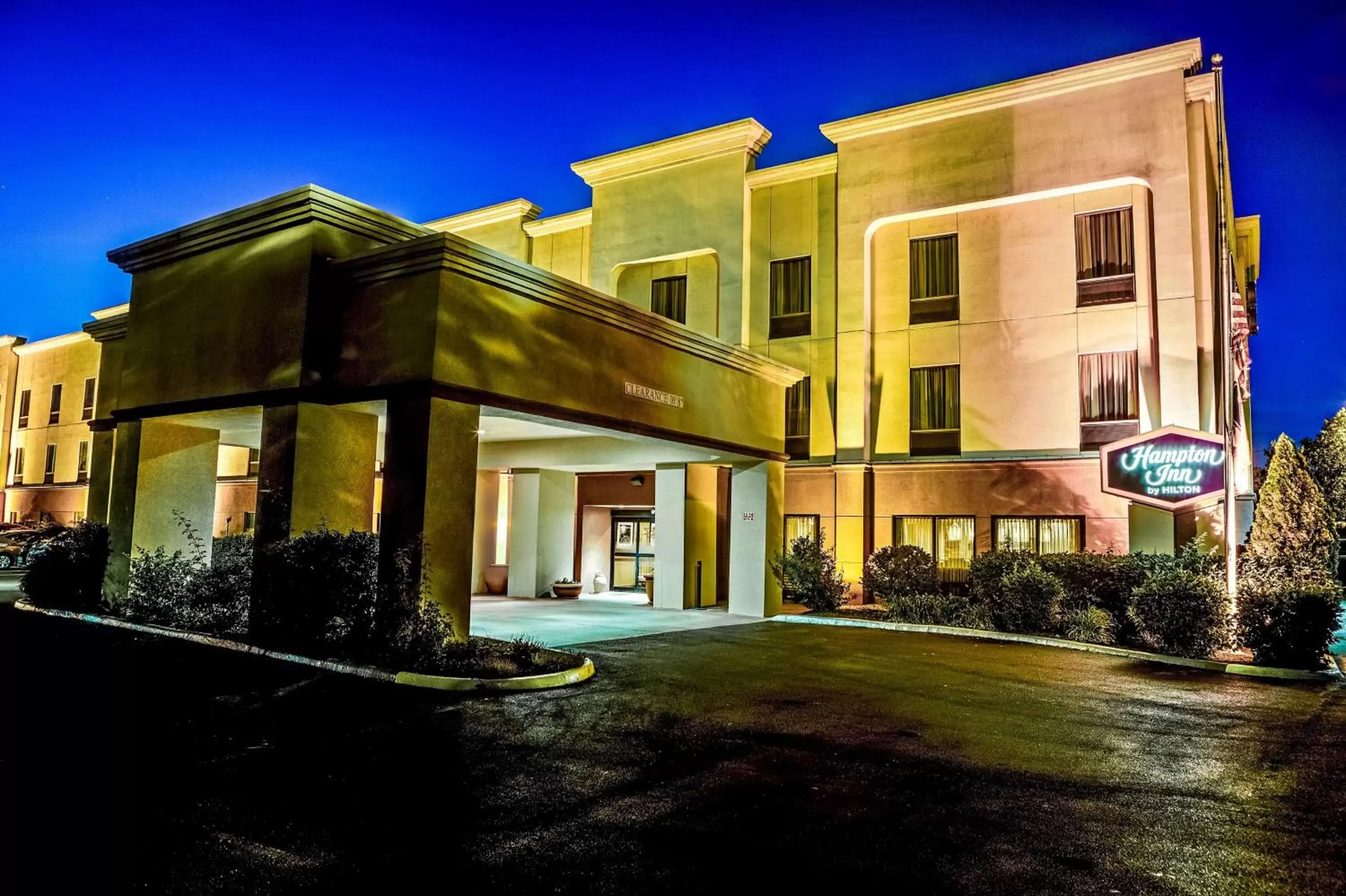 Property building in Hampton Inn Columbus I-70E/Hamilton Road Property building in Hampton Inn Columbus I-70E/Hamilton Road