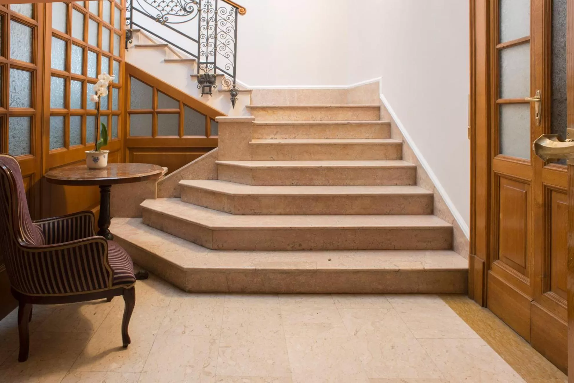 Decorative detail in Vittoria - house of charme