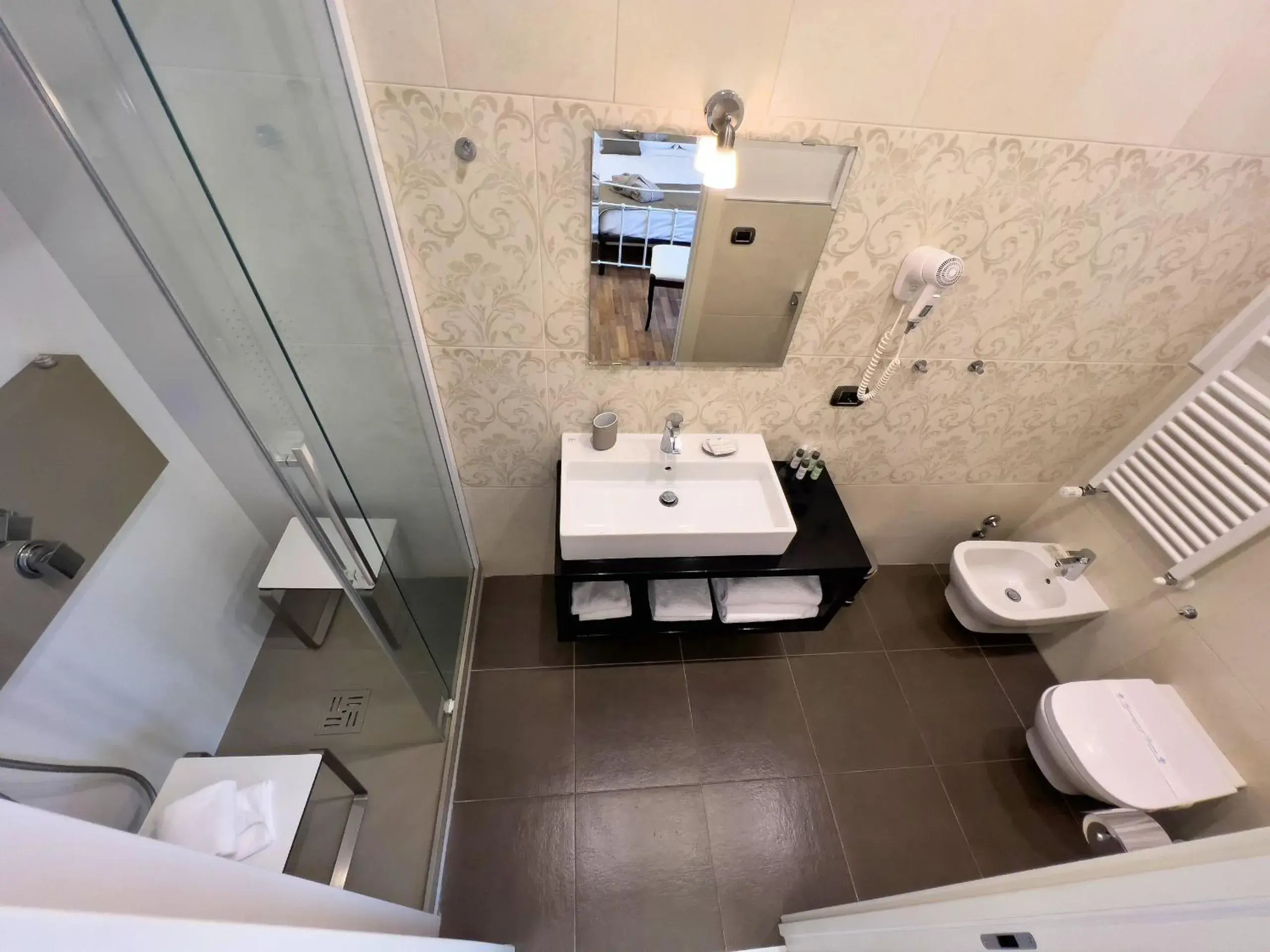 Shower, Bathroom in Grand Hotel Impero Spa & Resort