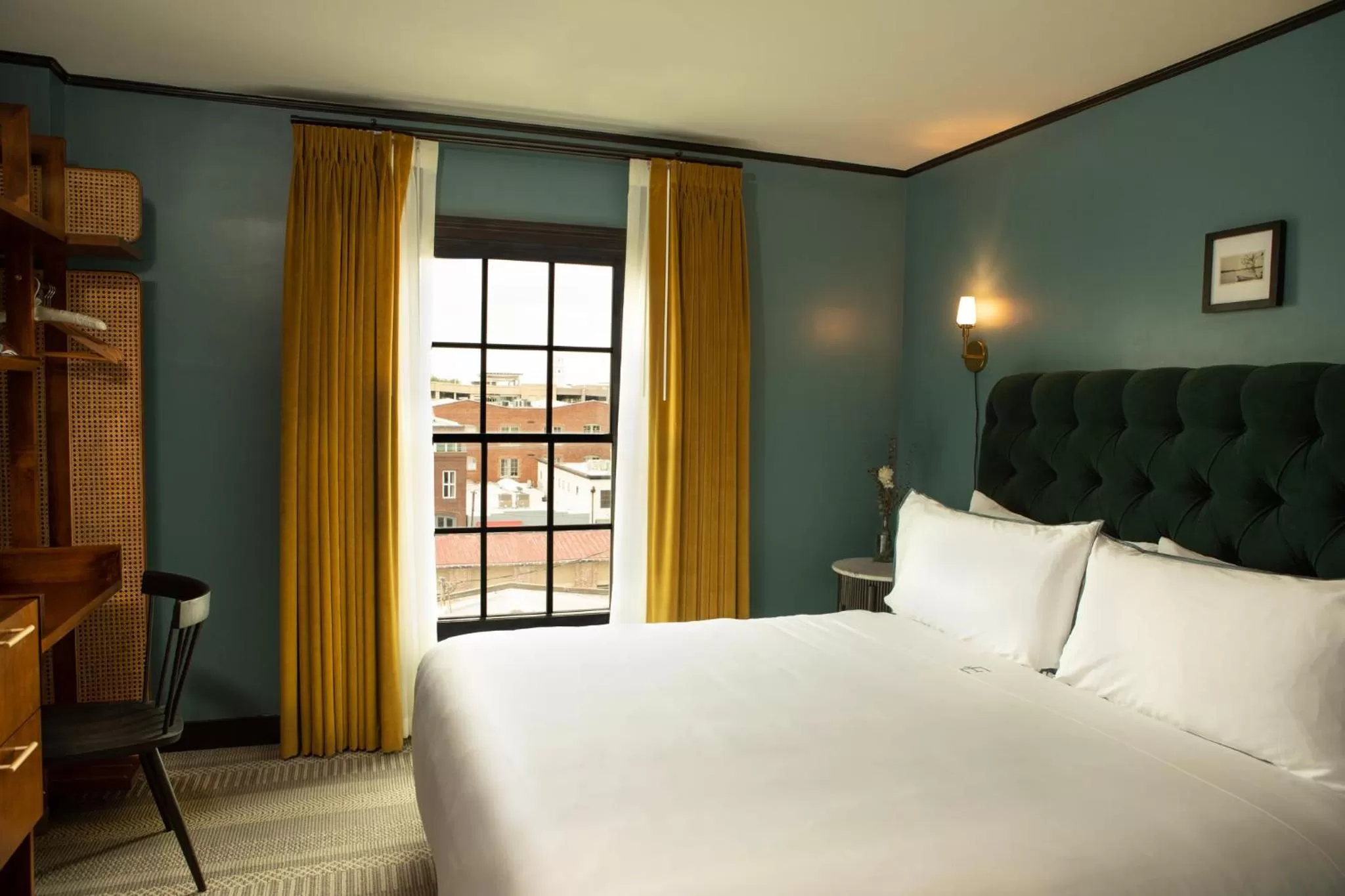 Bedroom, Bed in Emeline