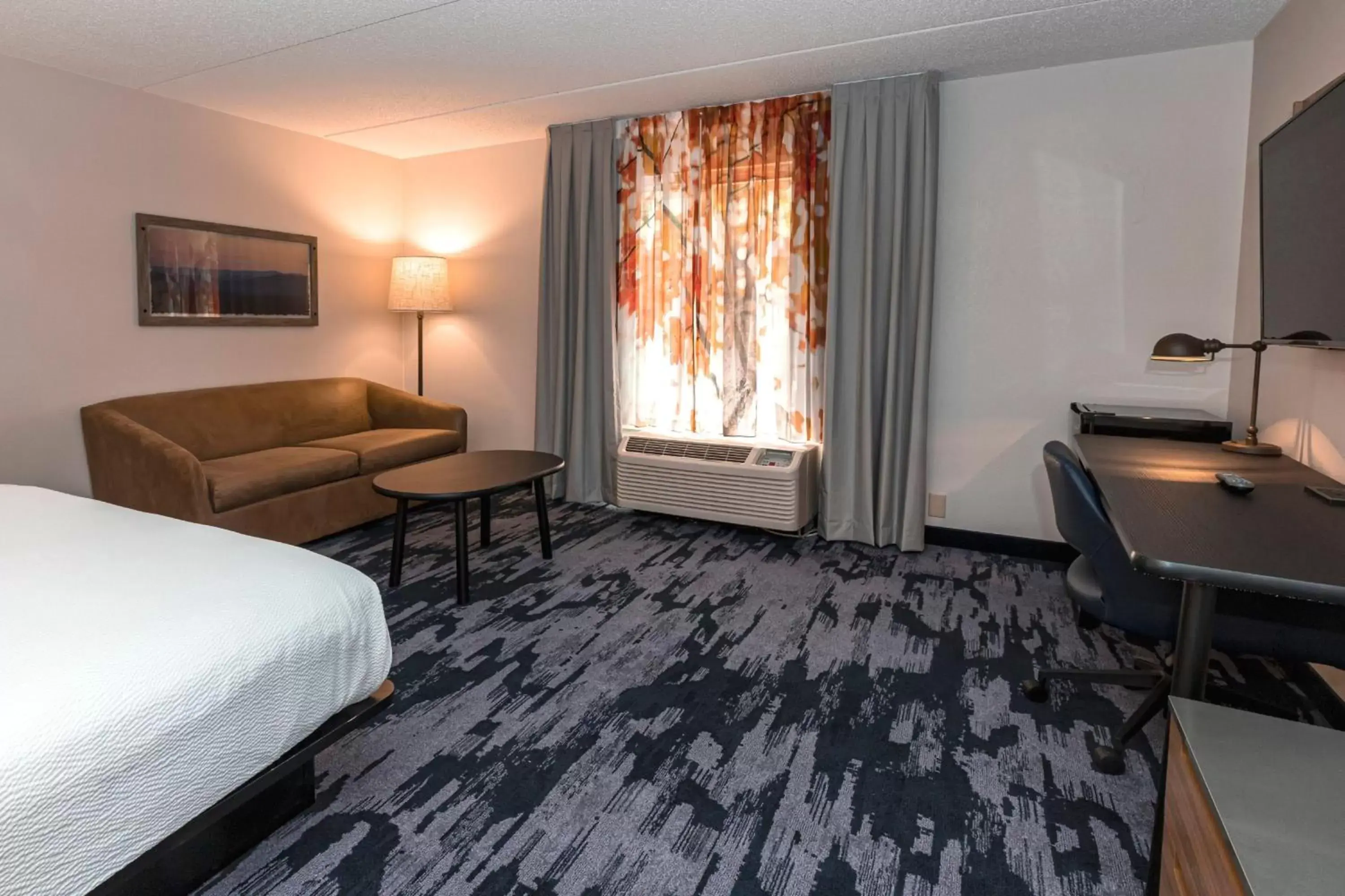 Photo of the whole room, Seating Area in Fairfield Inn by Marriott Evansville West