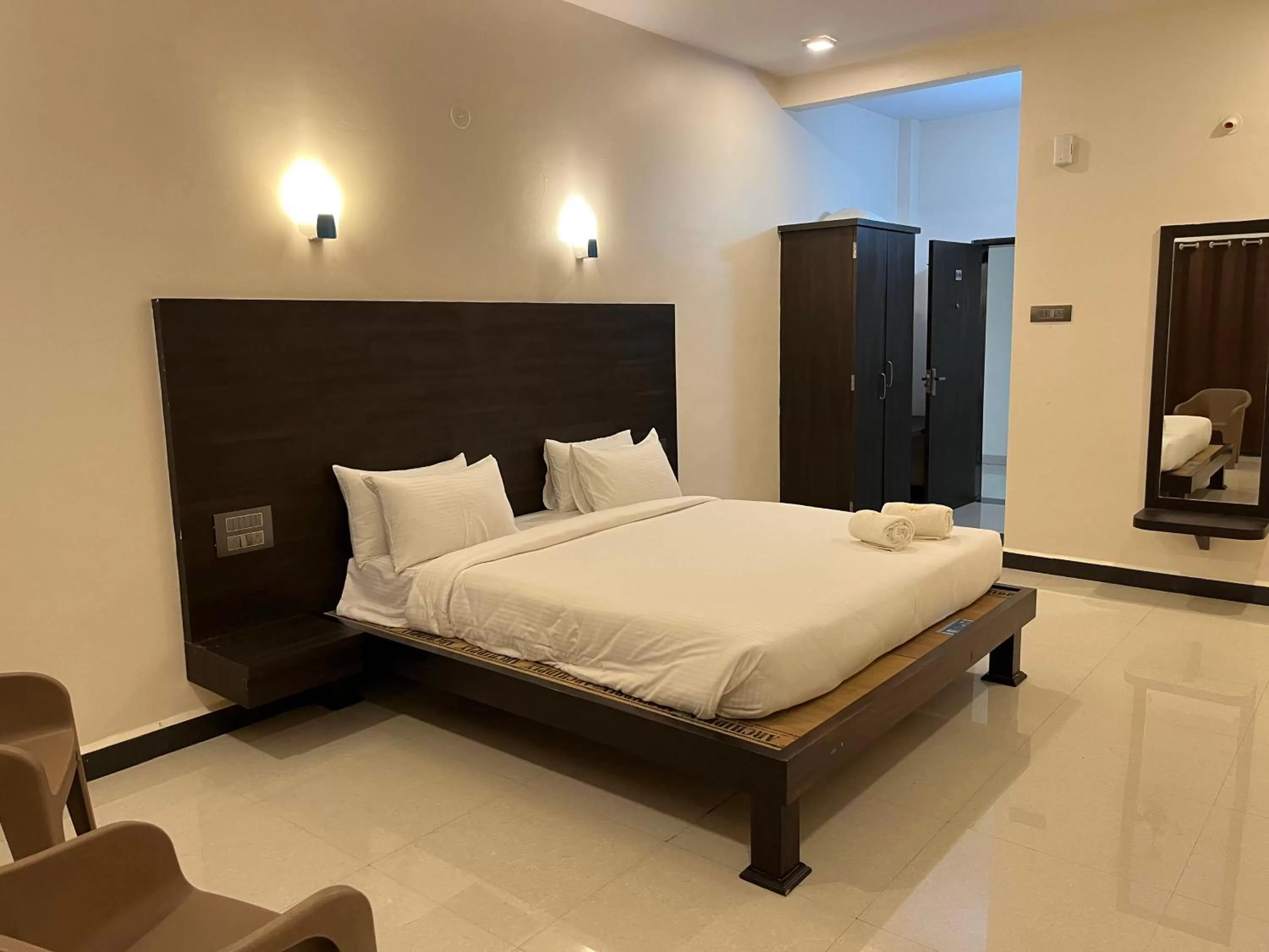 Bedroom, Bed in Shreeyog Resort Dandeli