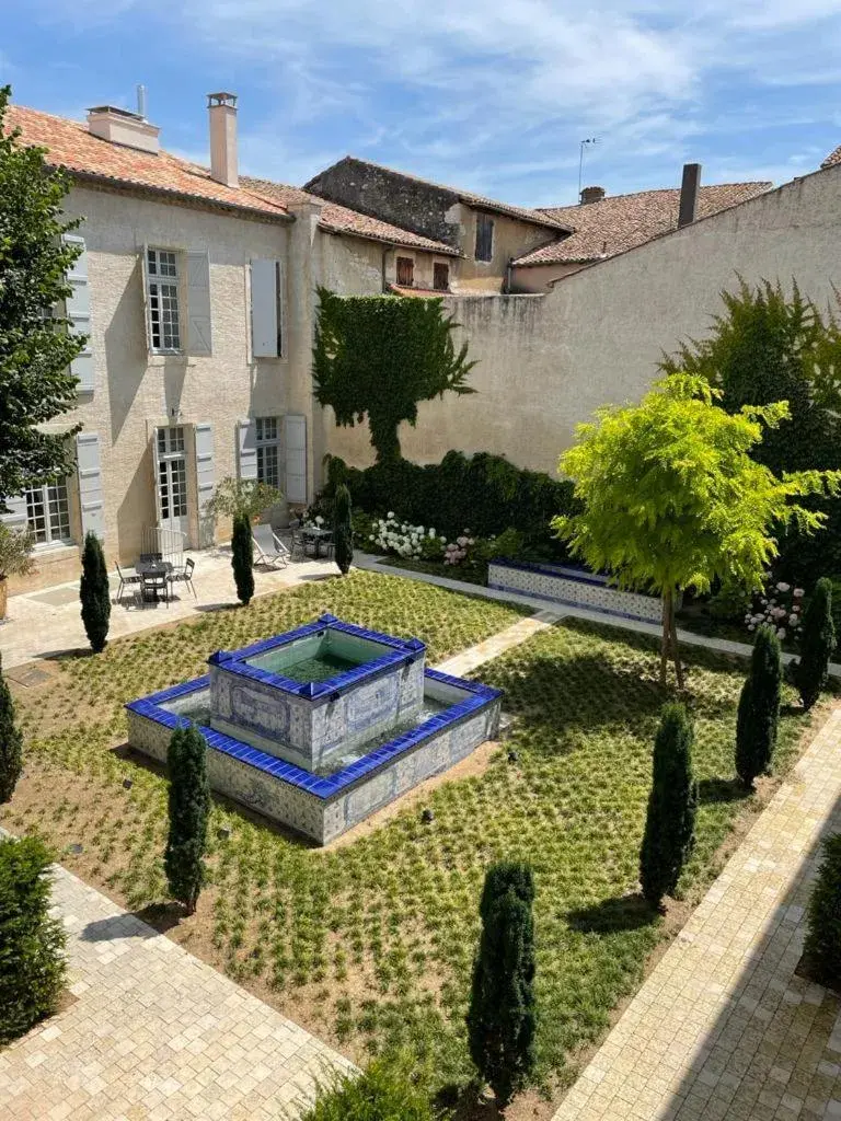 Patio, Property Building in College des Doctrinaires