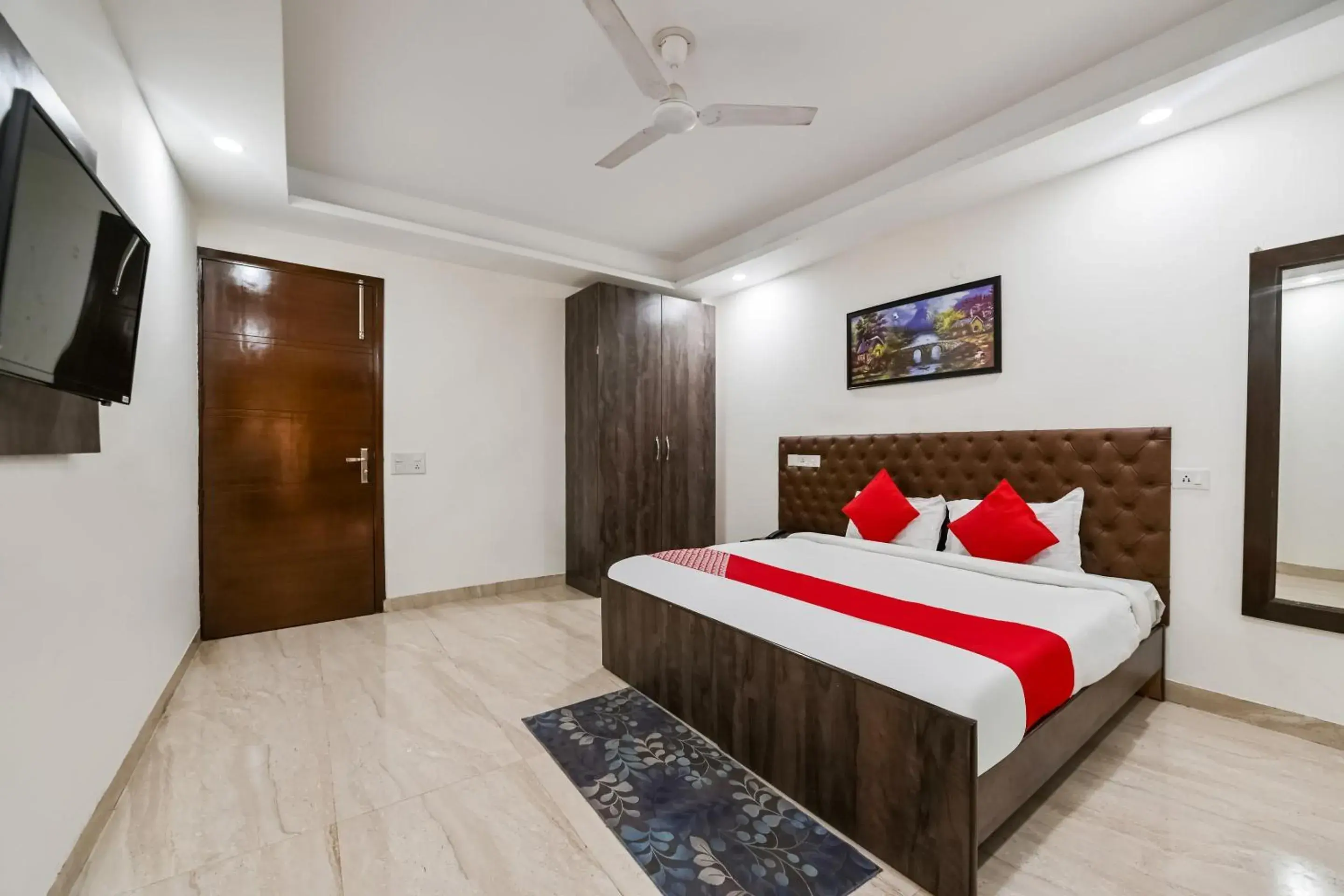 Bedroom, Bed in OYO White Rose Wallon Hotel Near Qutab Minar Metro Station