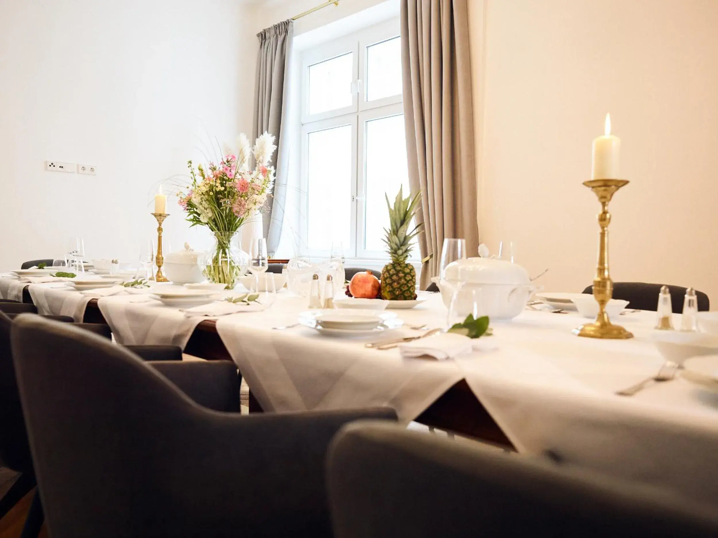 Restaurant/Places to Eat in Hotel Lindenufer