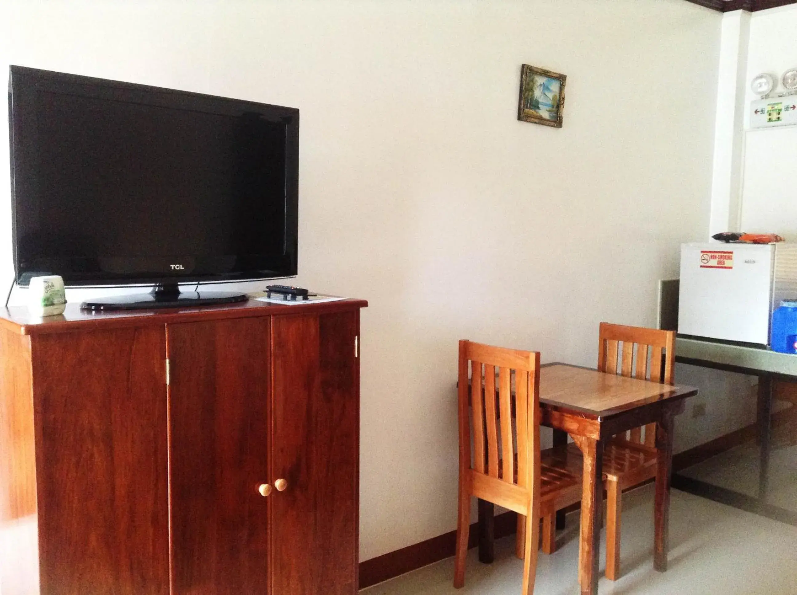 TV and multimedia, TV/Entertainment Center in Citadel Bed And Breakfast