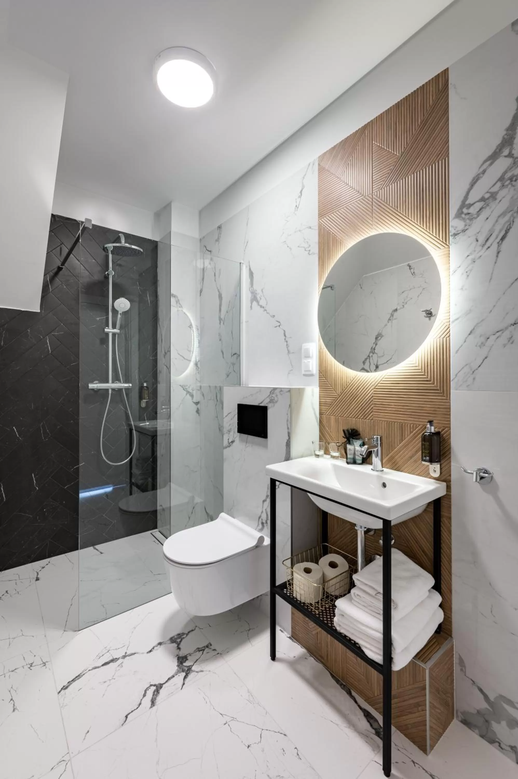 Shower in MR67 Mayera Rapaporta