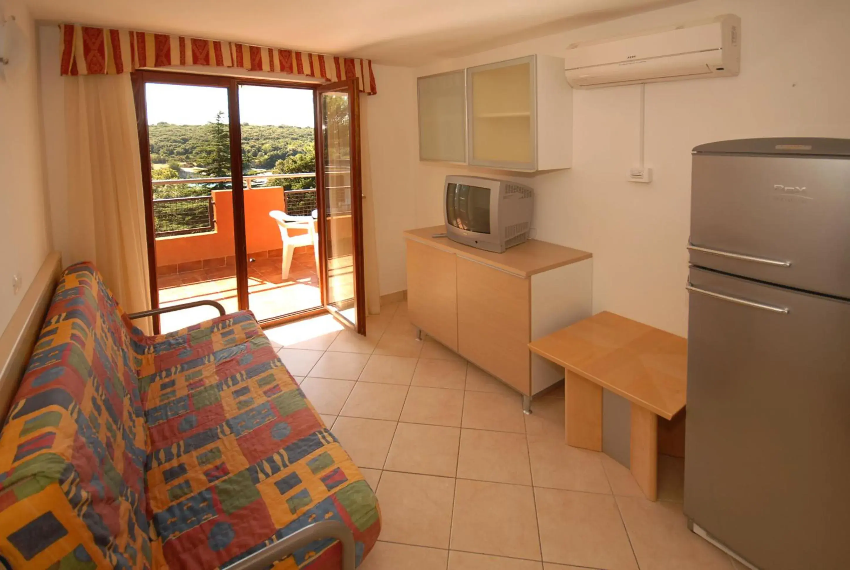 Balcony/Terrace, Kitchen/Kitchenette in Horizont Resort