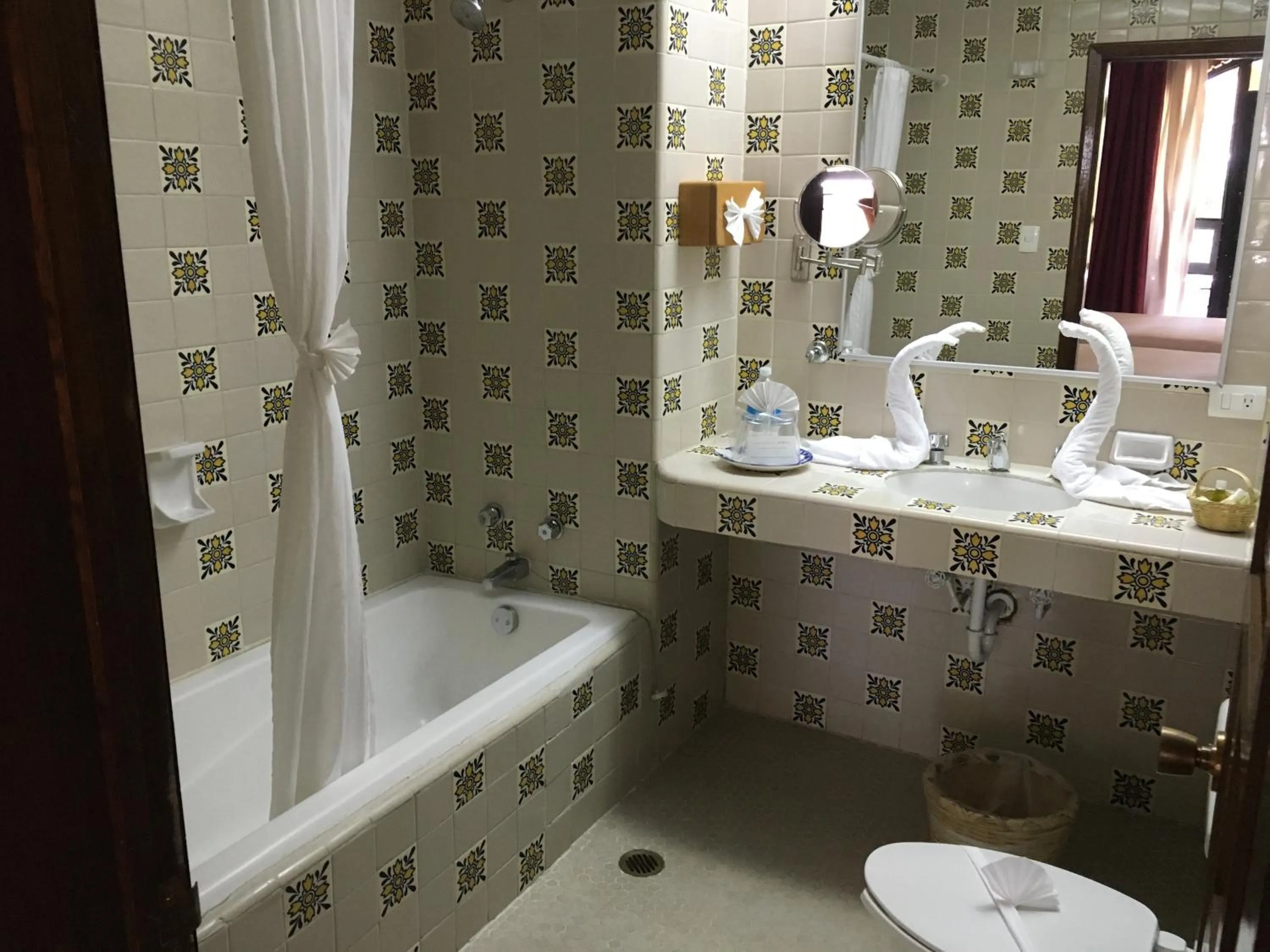 Bathroom in Rancho Hotel Atascadero