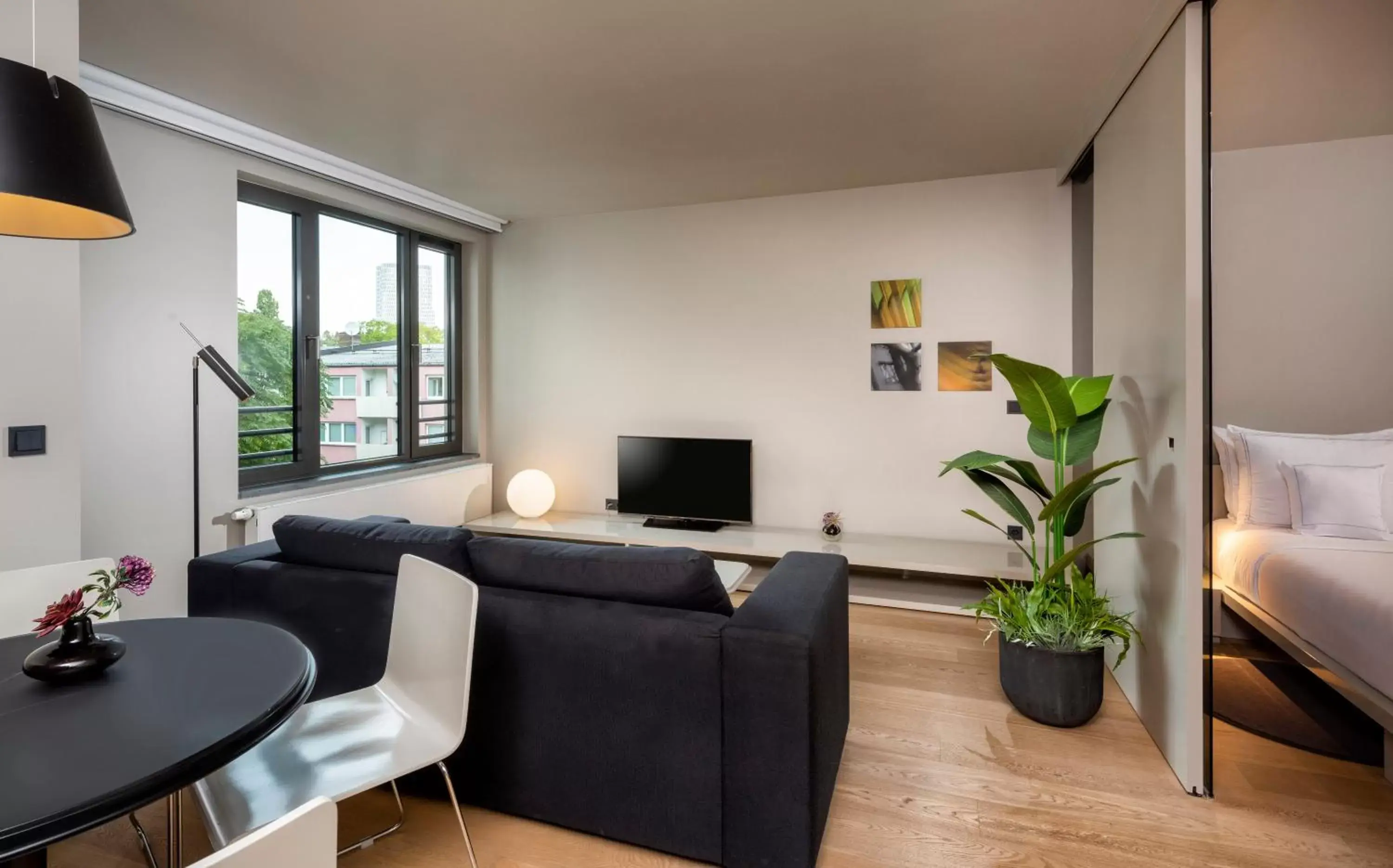 TV and multimedia, Seating Area in SANA Berlin Hotel