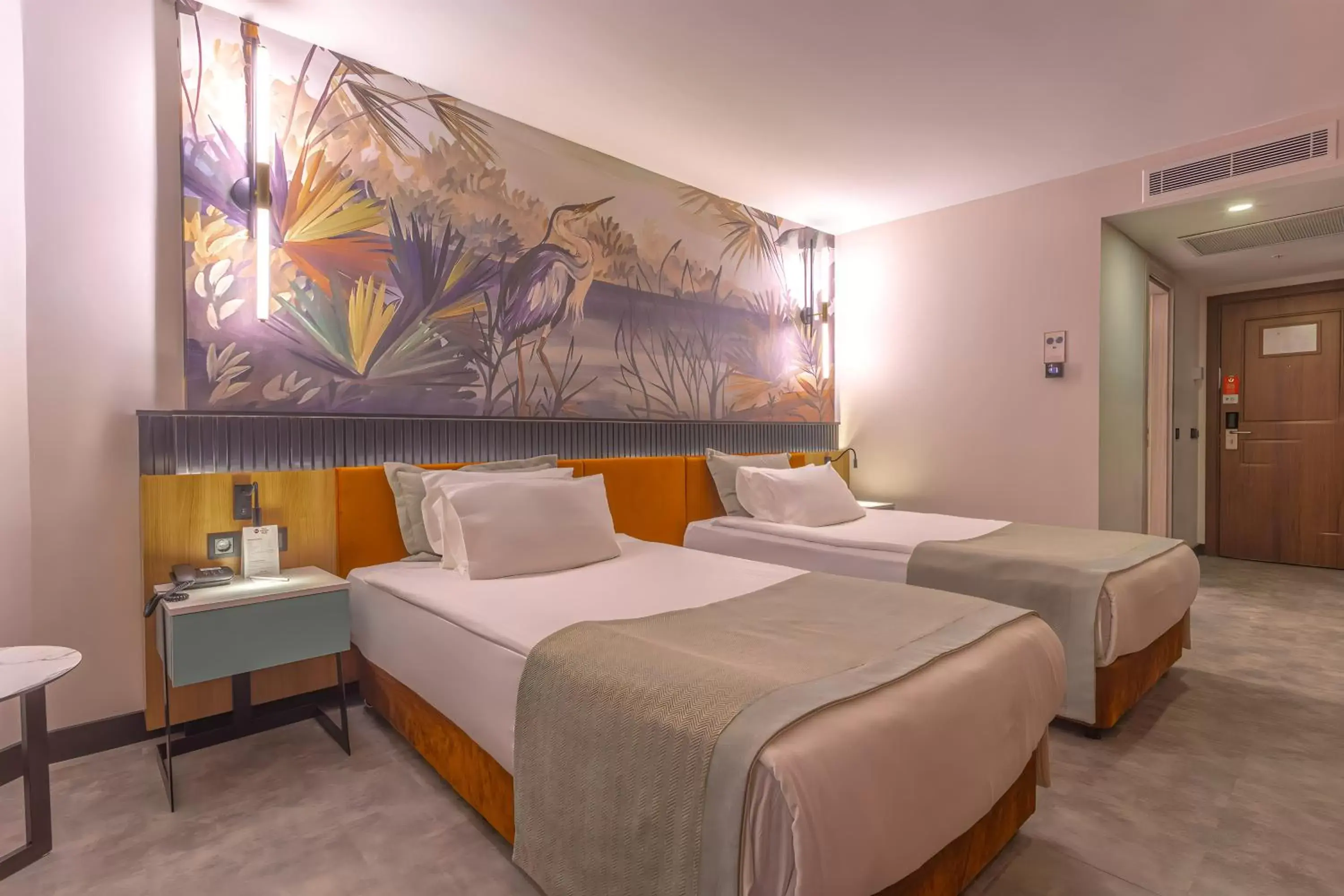 Bed in Best Western Plus Khan Hotel