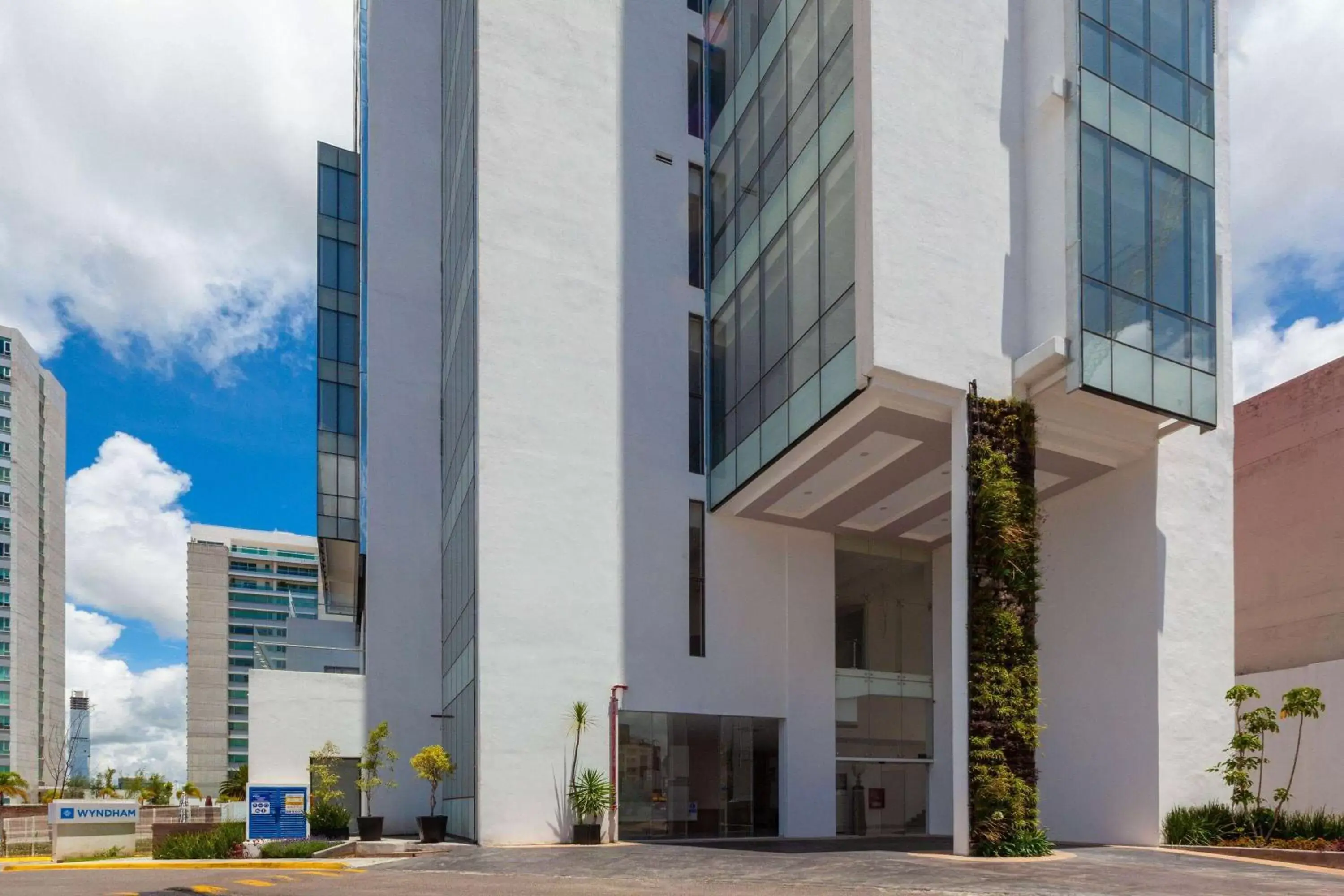 Property building in Wyndham Puebla Angelopolis Property building in Wyndham Puebla Angelopolis