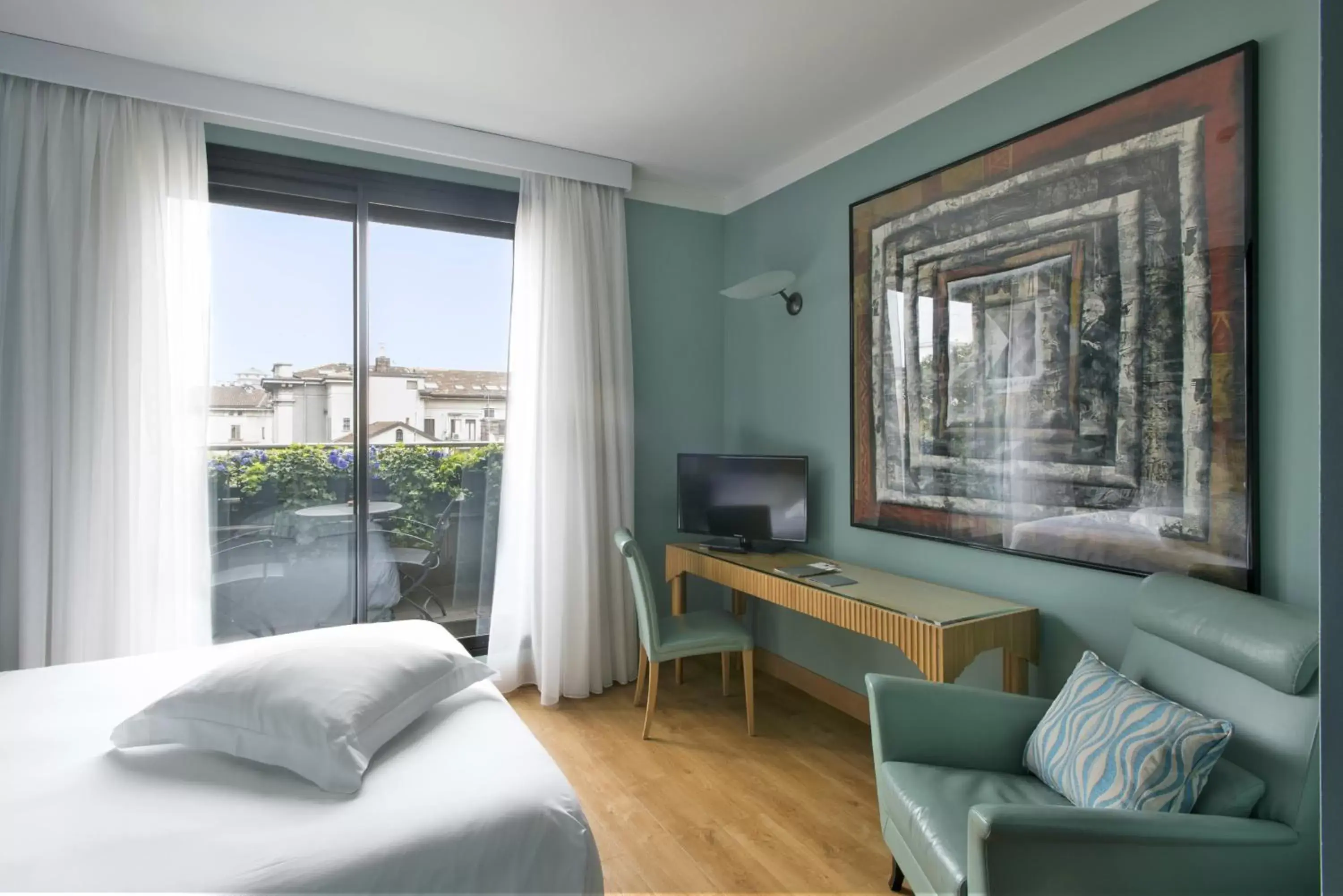 Double Room with Balcony - single occupancy in Hotel Spadari Al Duomo Double Room with Balcony - single occupancy in Hotel Spadari Al Duomo