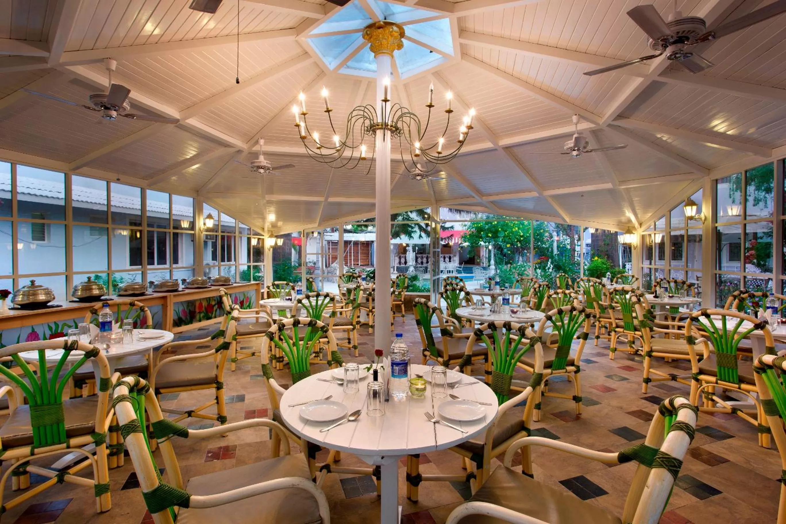 Dining area in Avion Holiday Resort