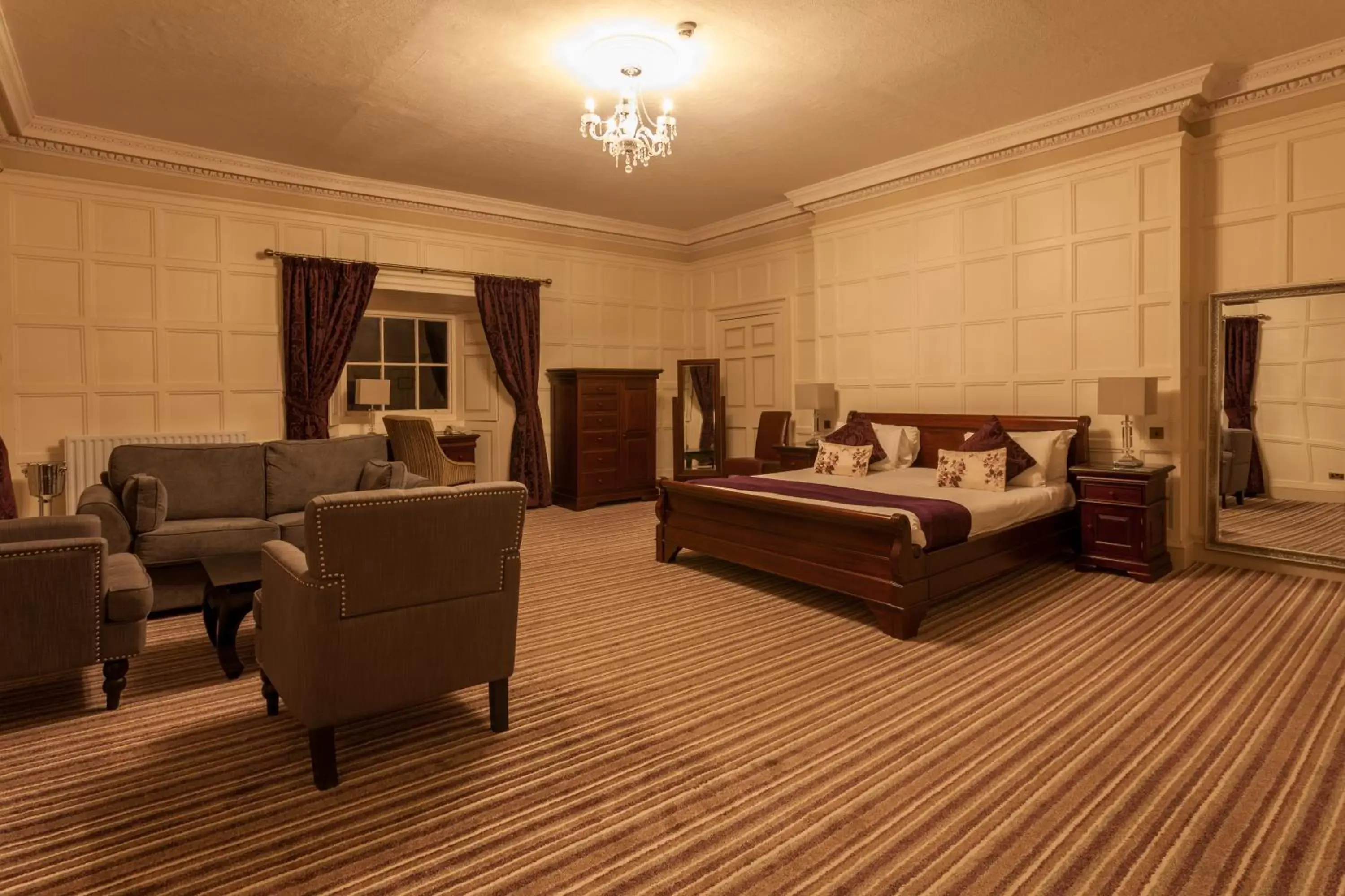 Bedroom in Wortley Hall Sheffield