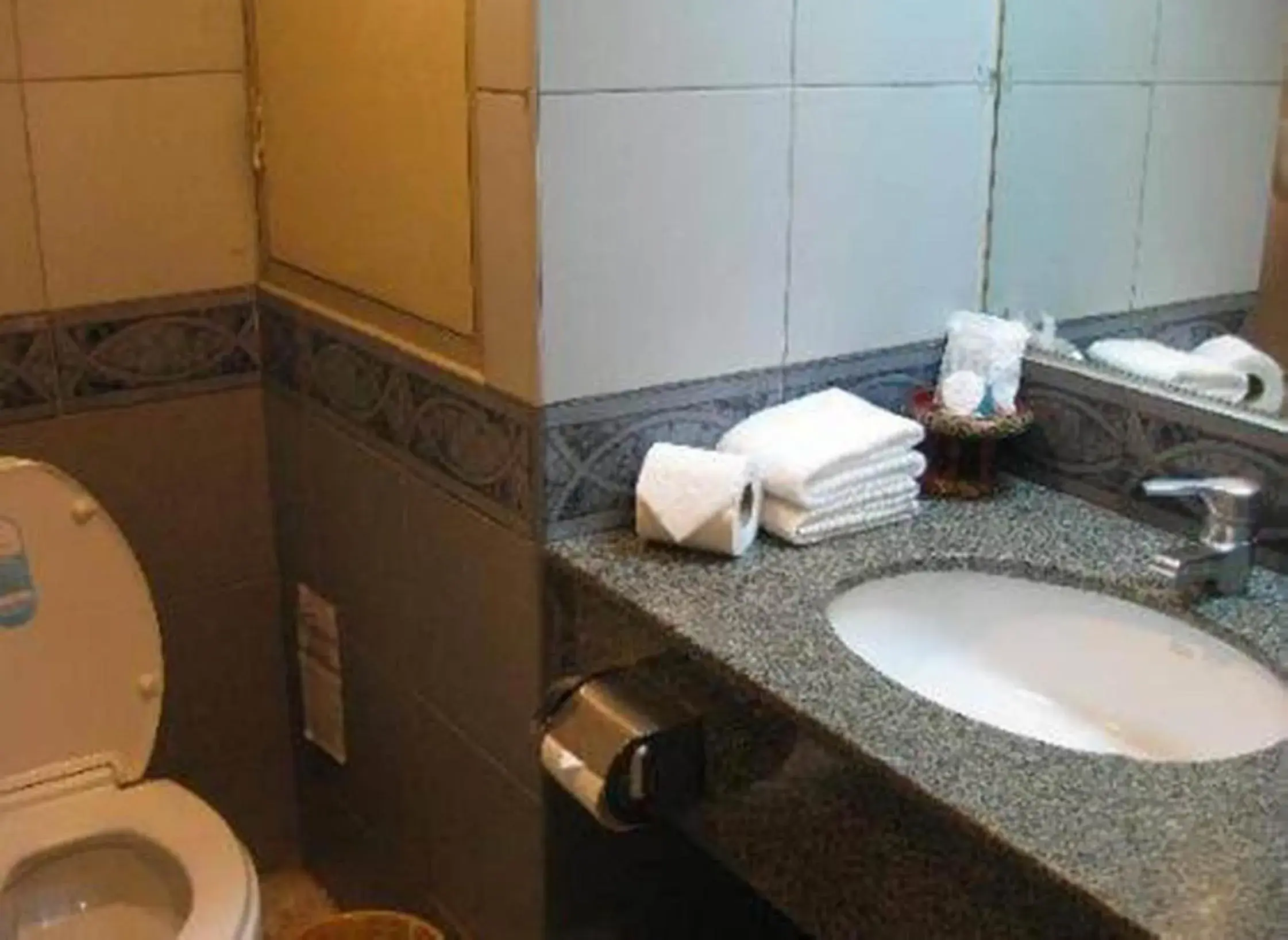 Bathroom in Bangkok City Inn