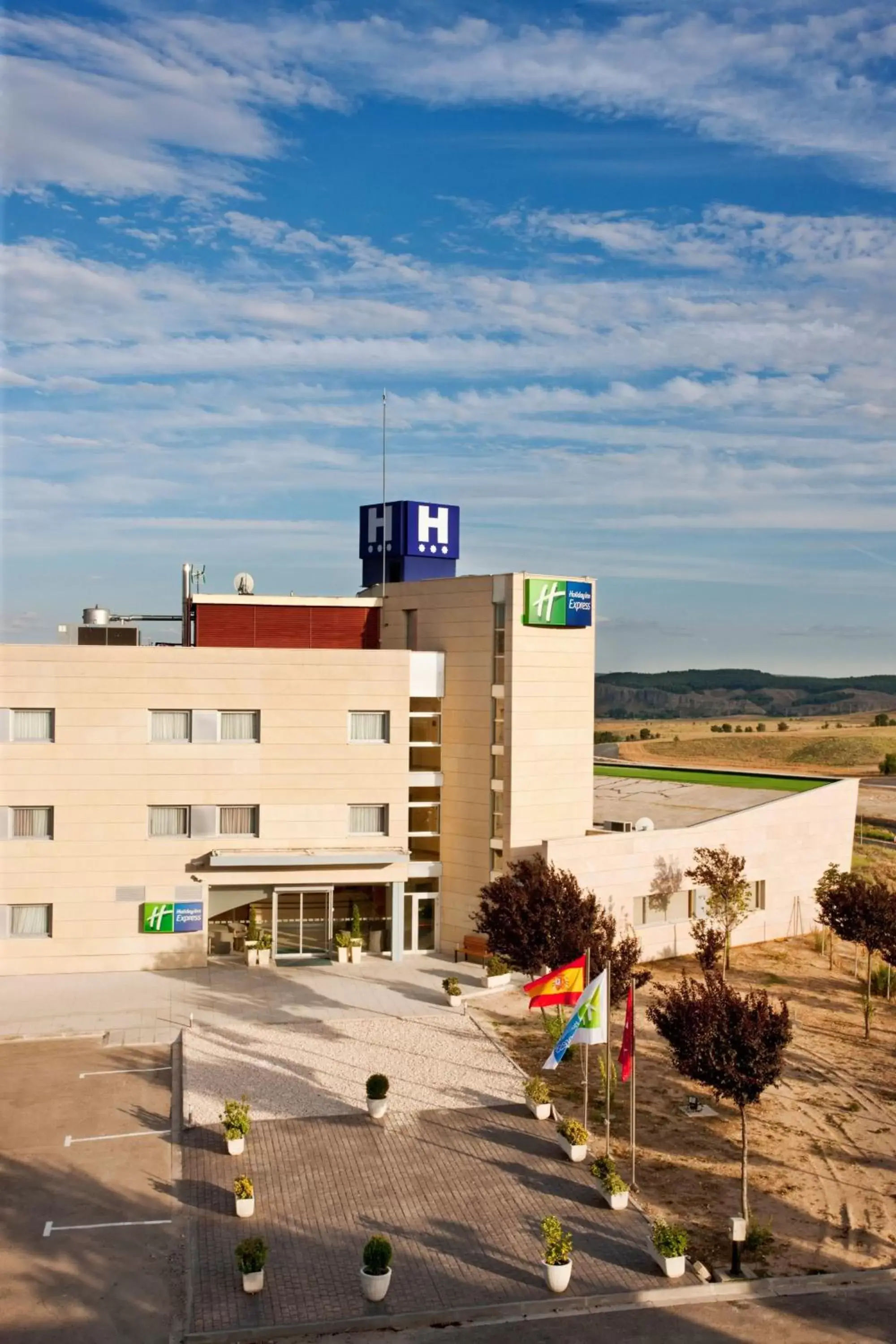 Day, Property Building in Hotel Holiday Inn Express Madrid-Rivas