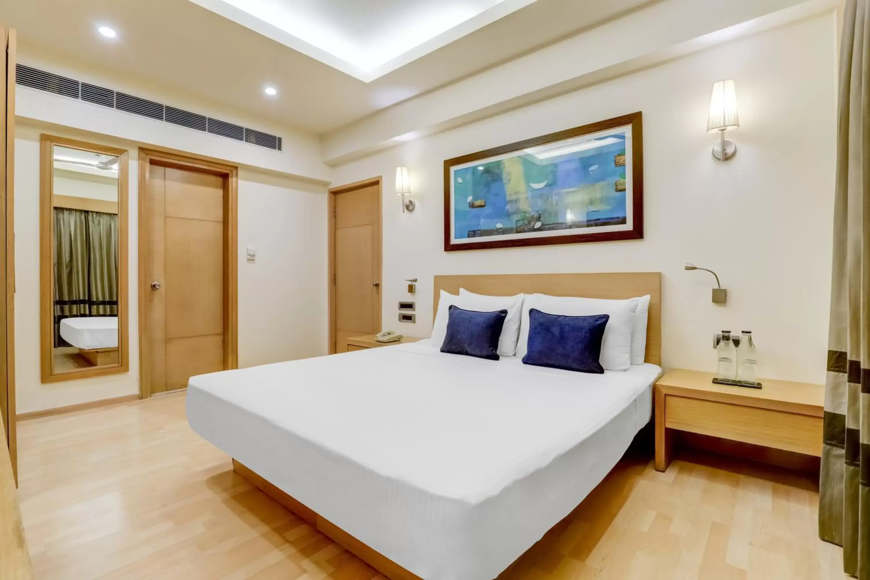 Bedroom, Bed in Lemon Tree Premier, Delhi Airport