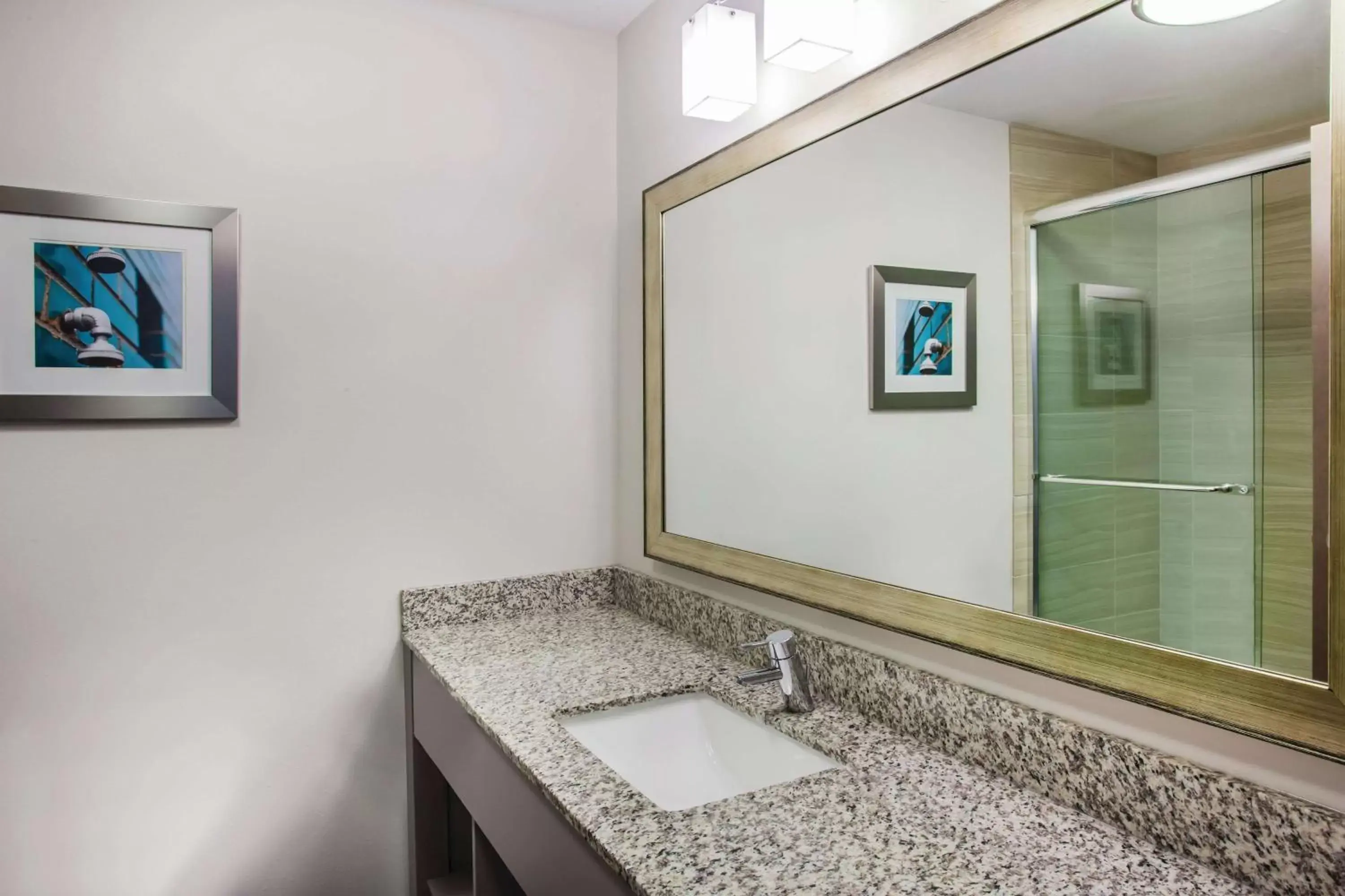 Photo of the whole room, Bathroom in La Quinta by Wyndham St. Paul-Woodbury