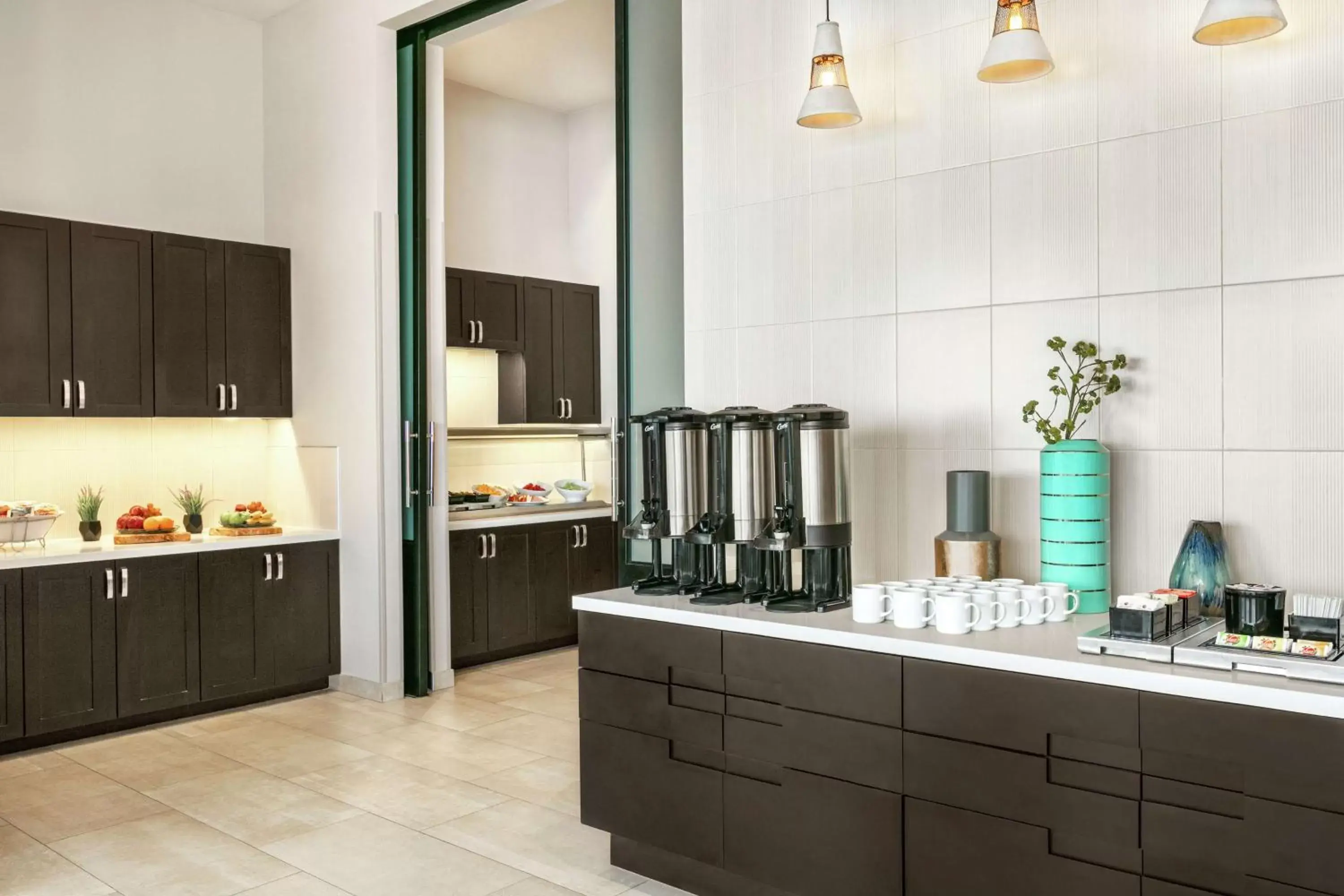 Breakfast, Kitchen/Kitchenette in Homewood Suites By Hilton Monterrey Apodaca