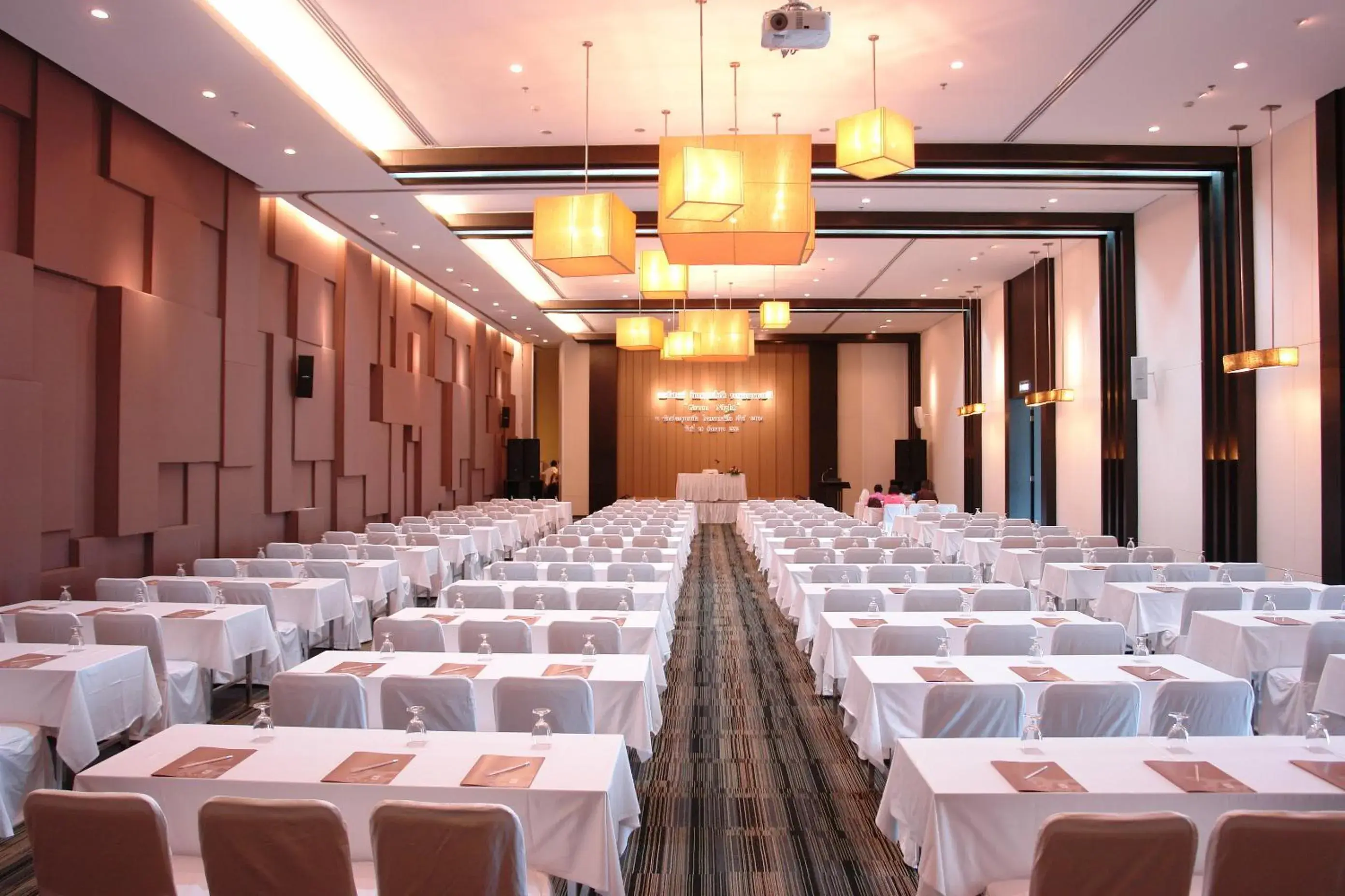 Meeting/conference room in Kameo Grand Hotel & Serviced Apartment, Rayong