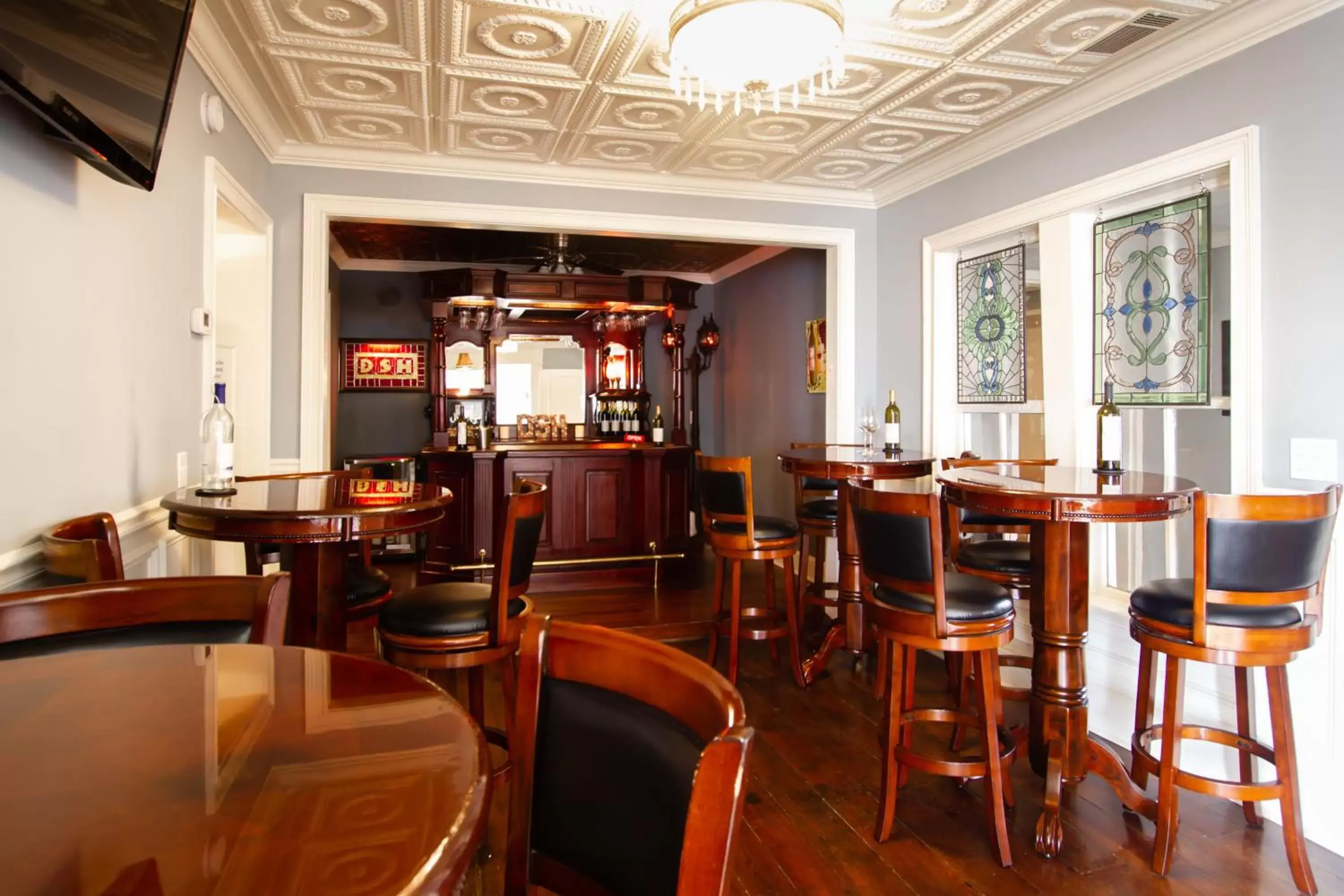 Restaurant/Places to Eat in The Dahlonega Square Hotel & Villas
