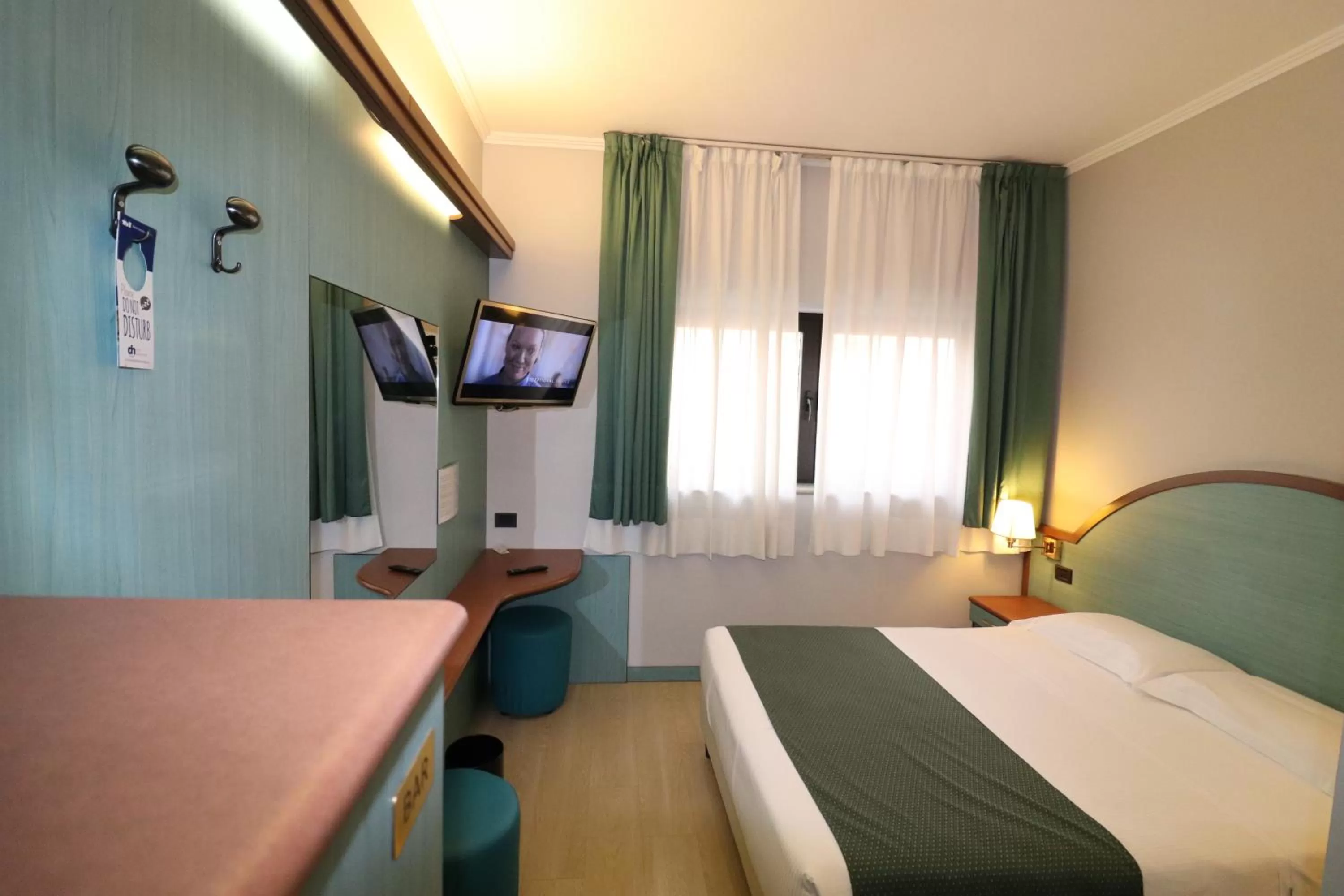 Photo of the whole room, Bed in Hotel Domenichino