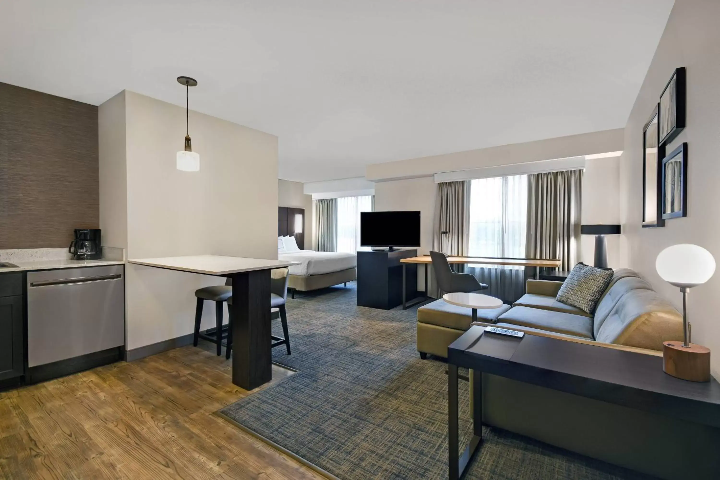 Photo of the whole room, Seating Area in Residence Inn Louisville Airport