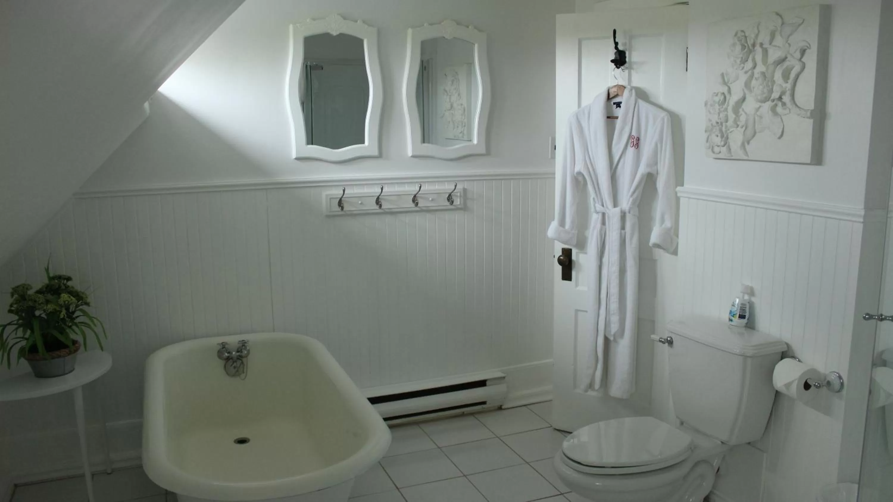 Bathroom in Grey Gables Inn