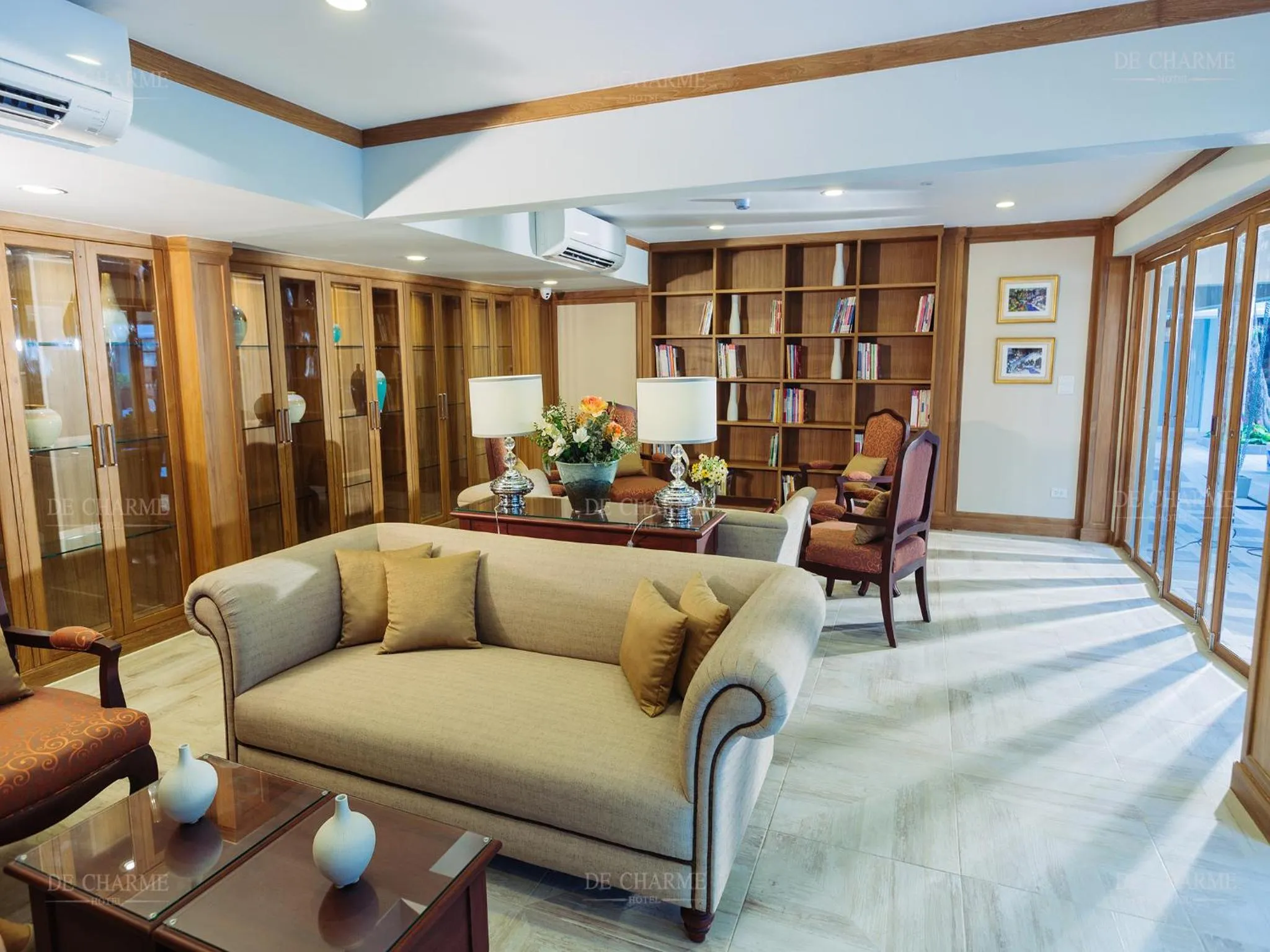 Library in Decharme Hotel