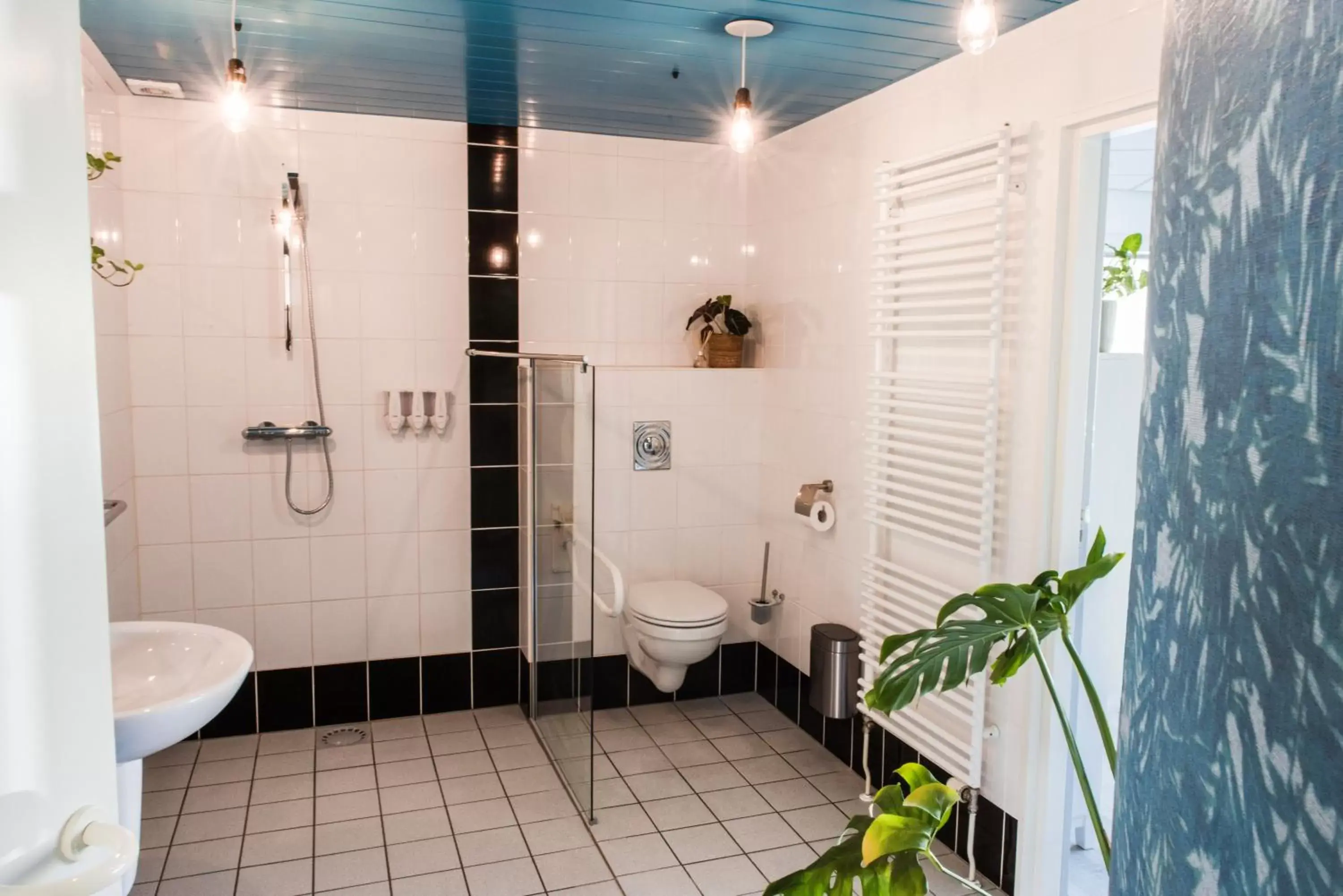 Shower, Bathroom in BnB It Hazzeleger Beetsterzwaag