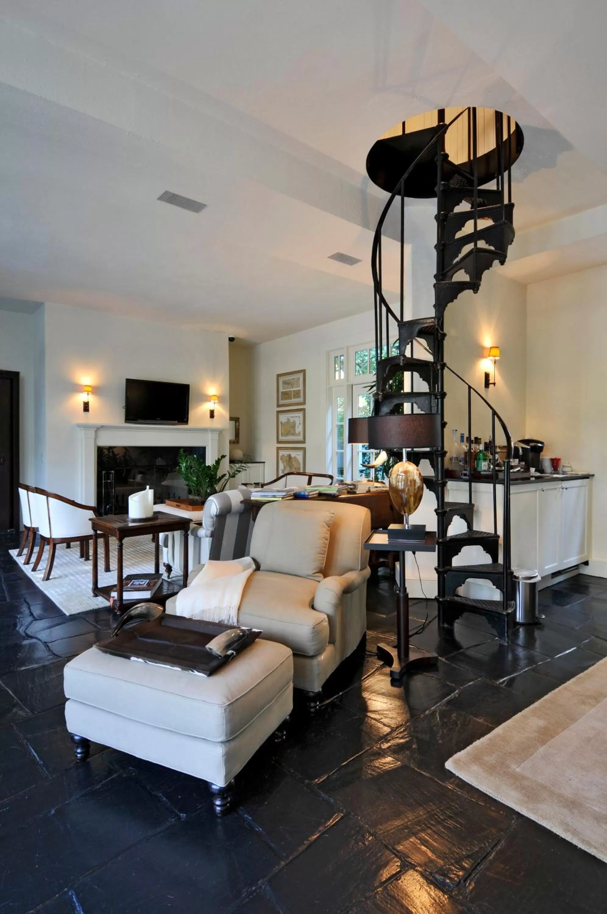 Property building, Seating Area in The Baker House 1650