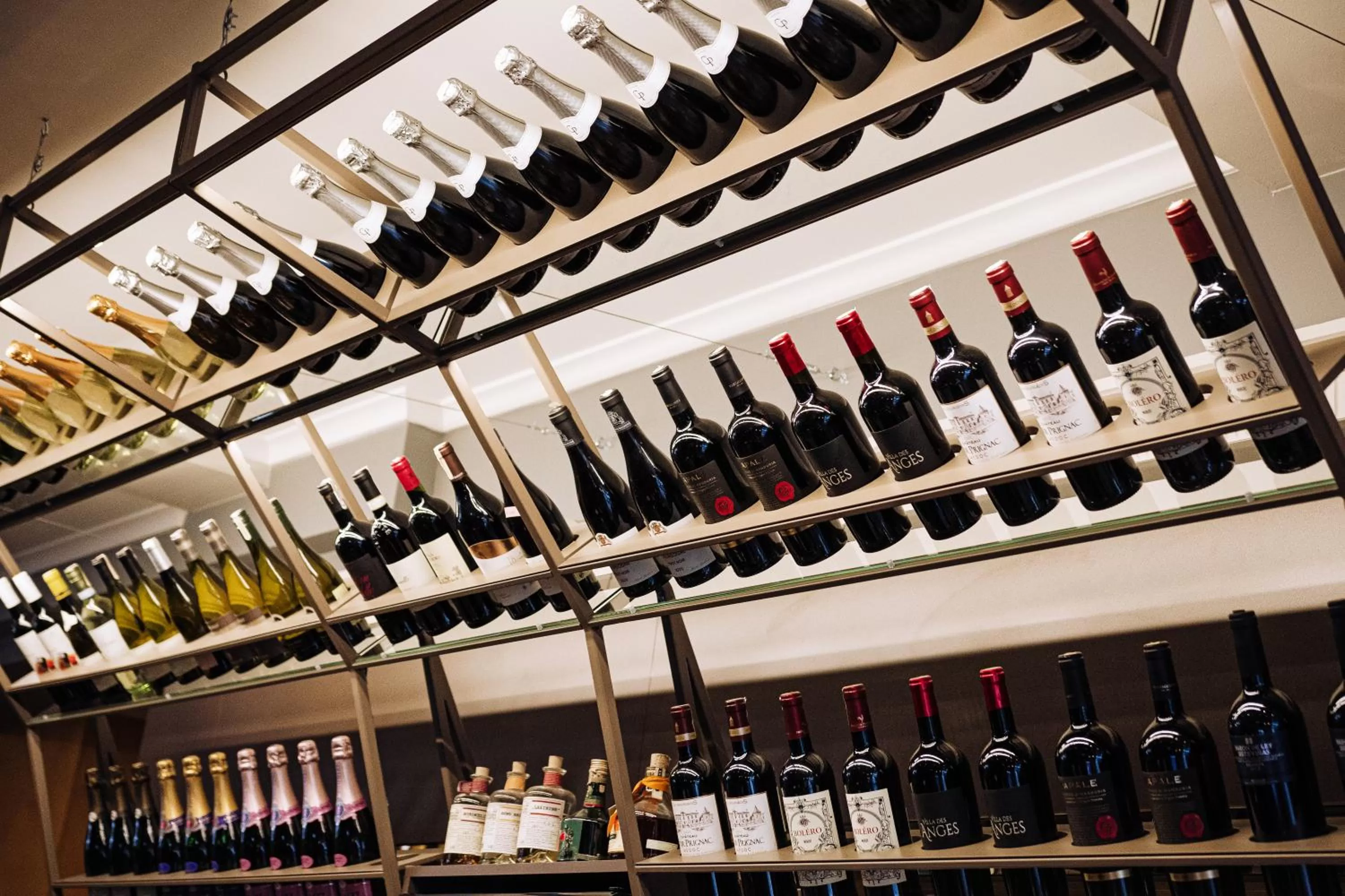 Lounge or bar in MERCURE KLAIPEDA CITY HOTEL, Meetings, Events, Restaurant & Bar - Accor Group, Pet Stay FREE