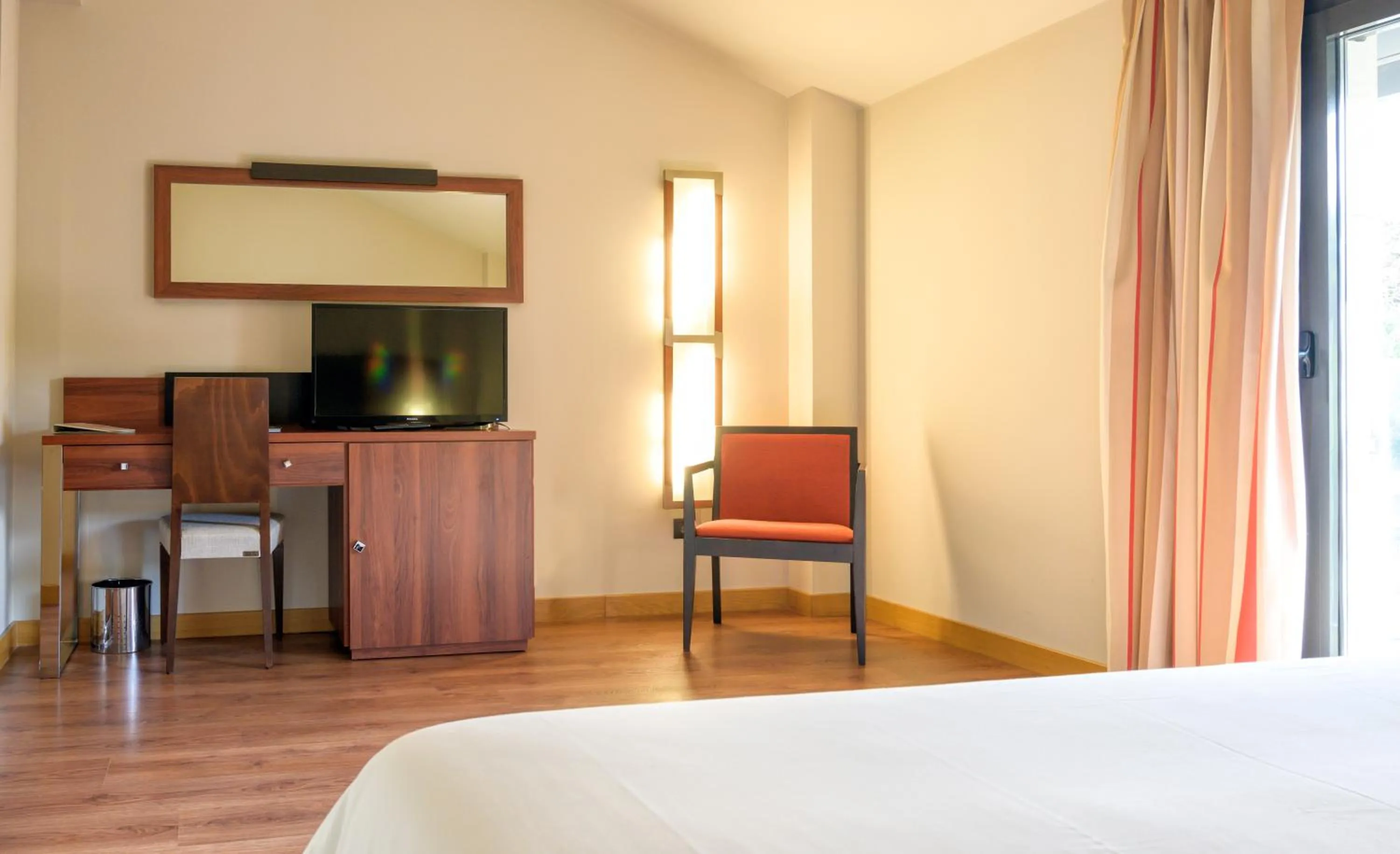 Bedroom, Bed in Hotel Restaurante El Valles 4 ESTRELLAS