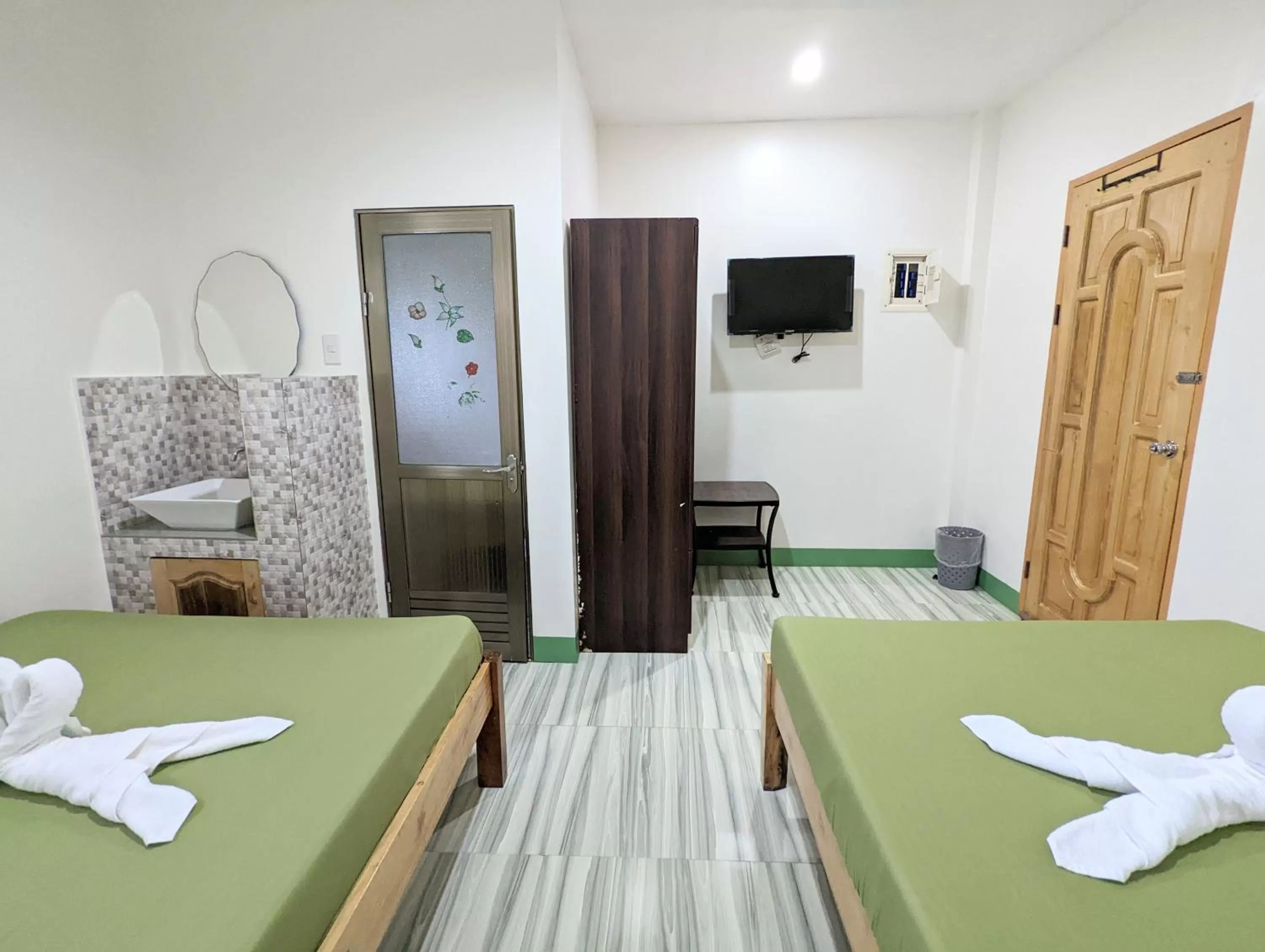 Bed in Charlina Inn Panglao