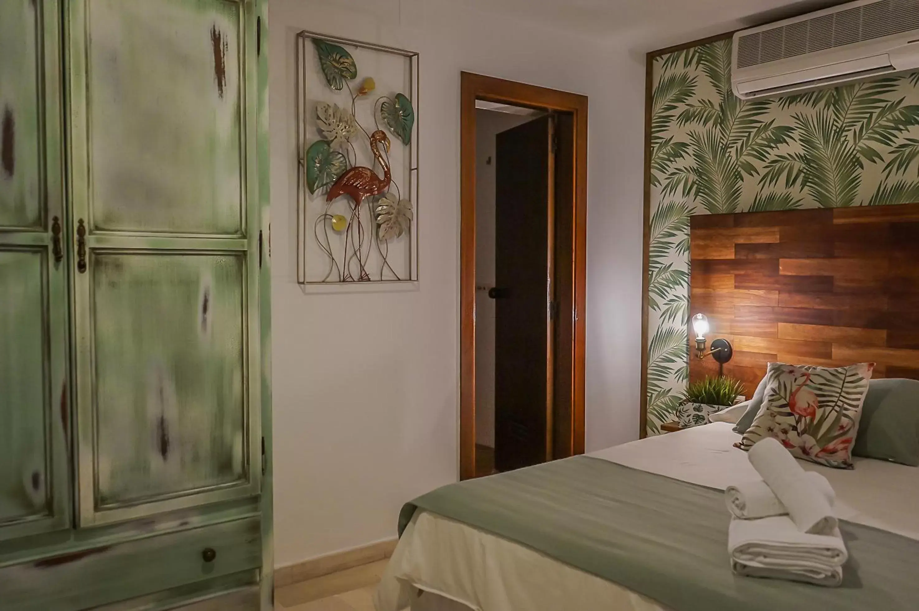 Bedroom, Bed in Hotel Posada de las Cuevas