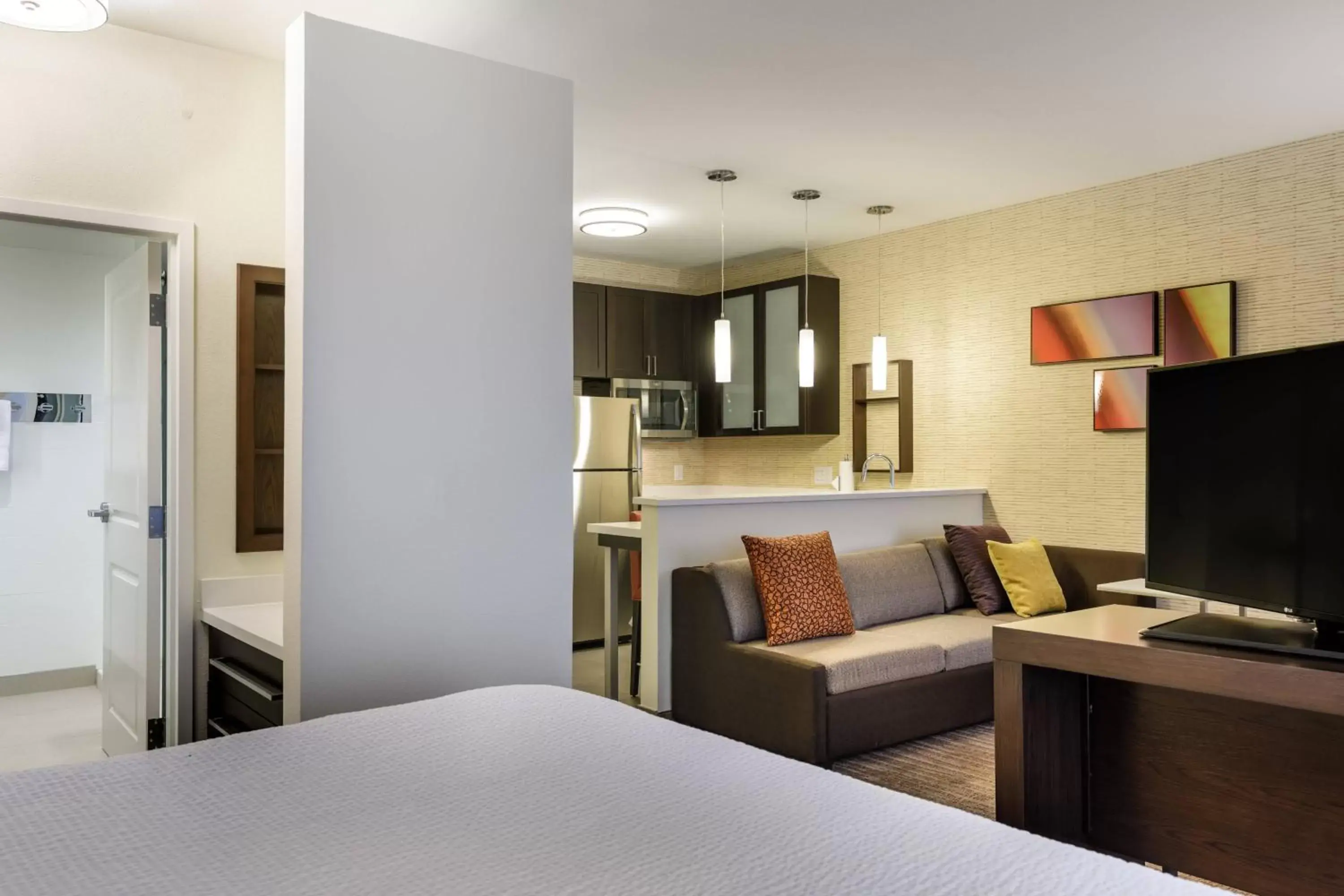 Bedroom, Seating Area in Residence Inn by Marriott Dallas Plano/Richardson at Coit Rd.