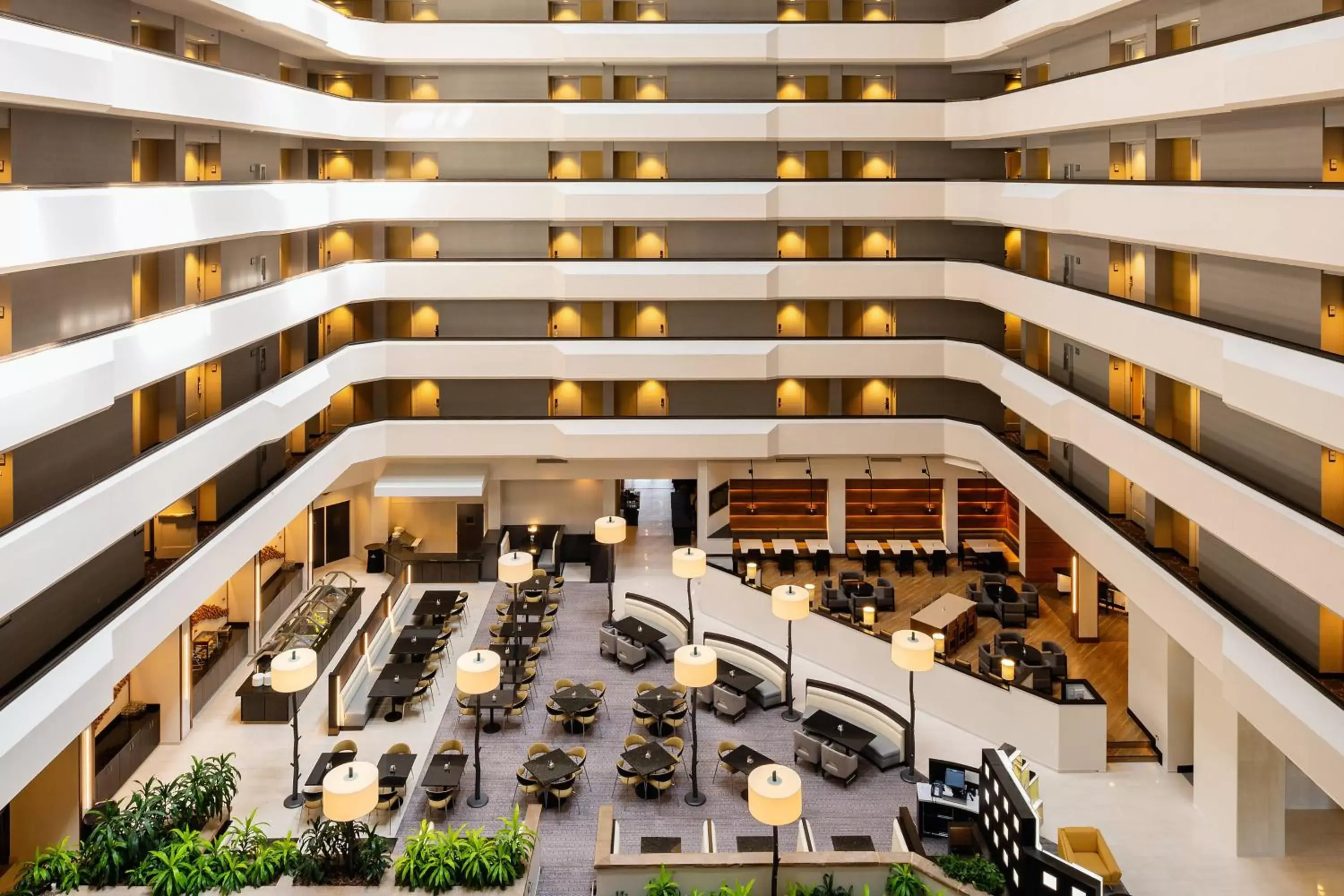 Lobby or reception in Sheraton West Des Moines