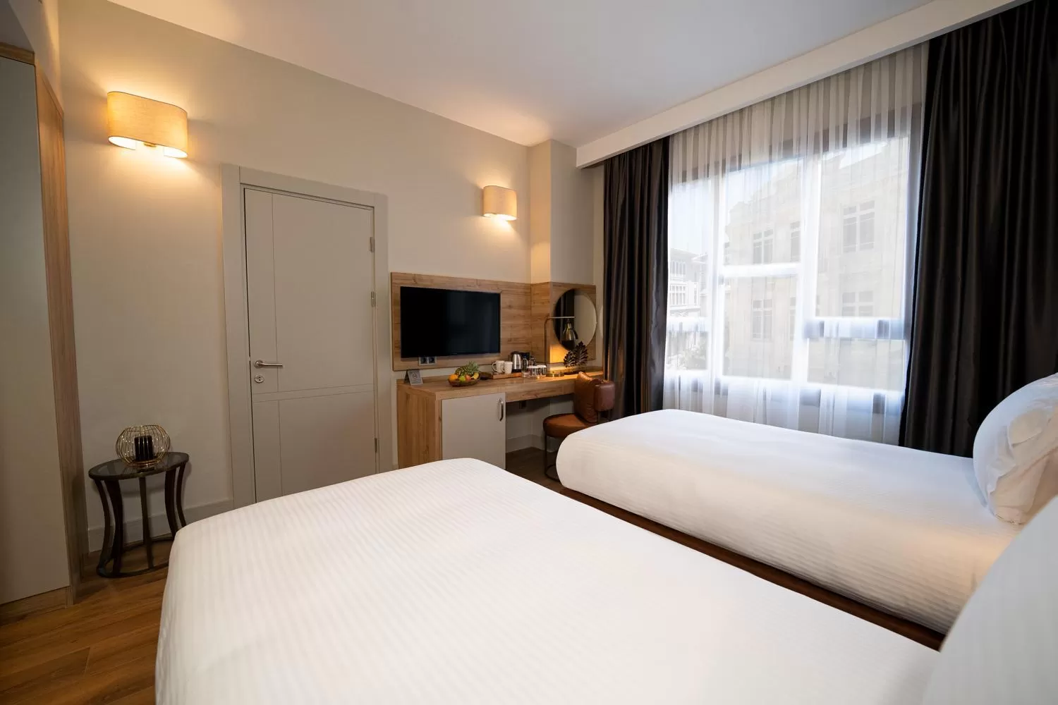 Photo of the whole room, Bed in Grand Sirkeci Hotel