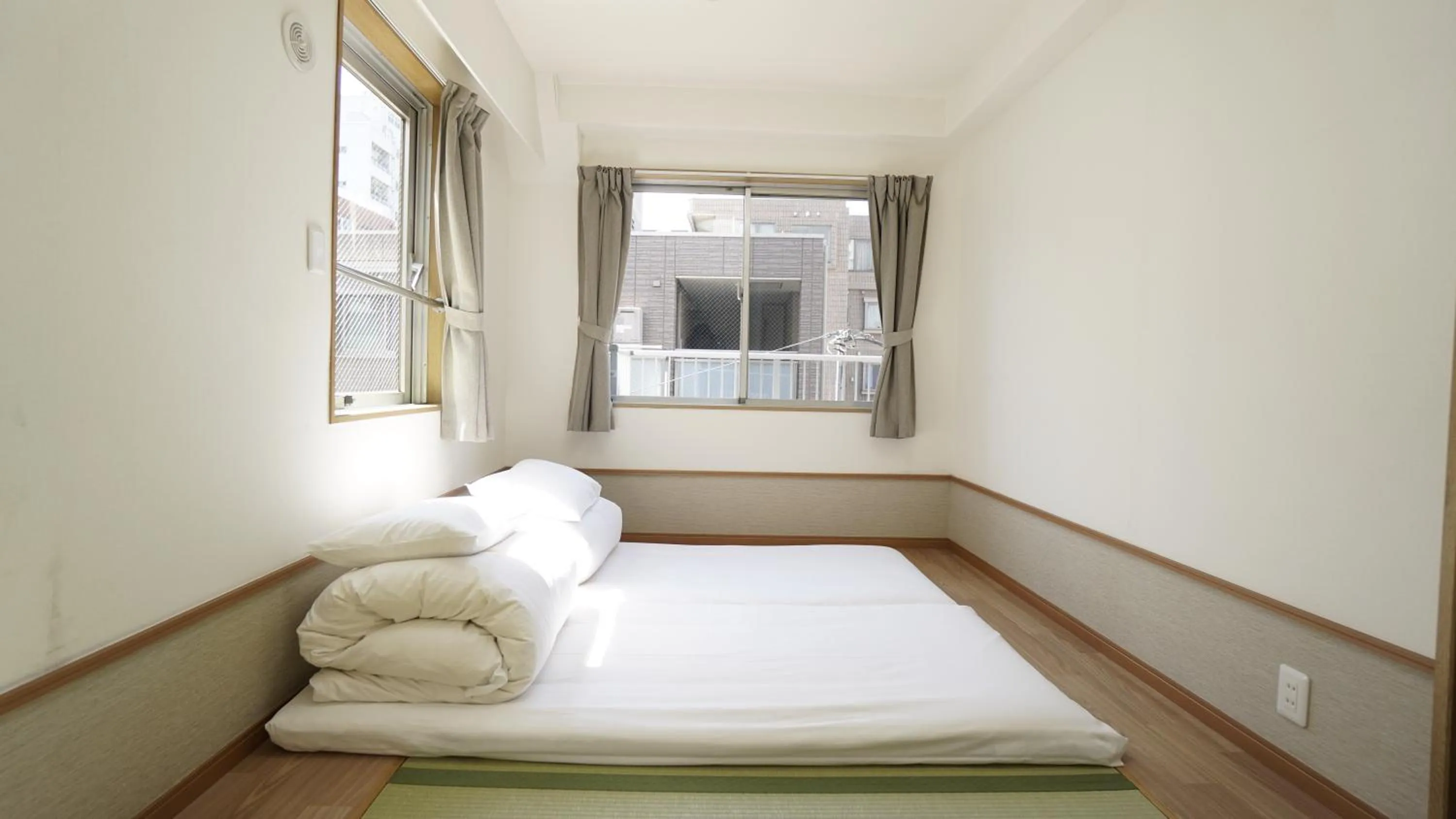 Photo of the whole room, Bed in House Ikebukuro