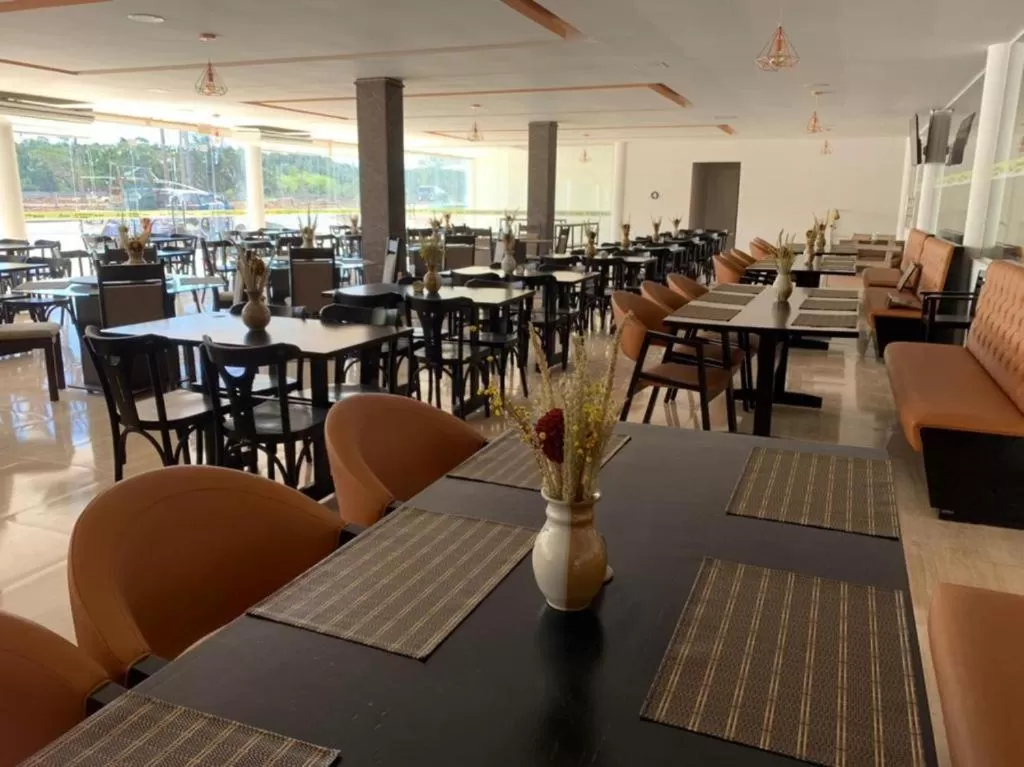 Restaurant/Places to Eat in HOTEL CAJUINA AVENIDA