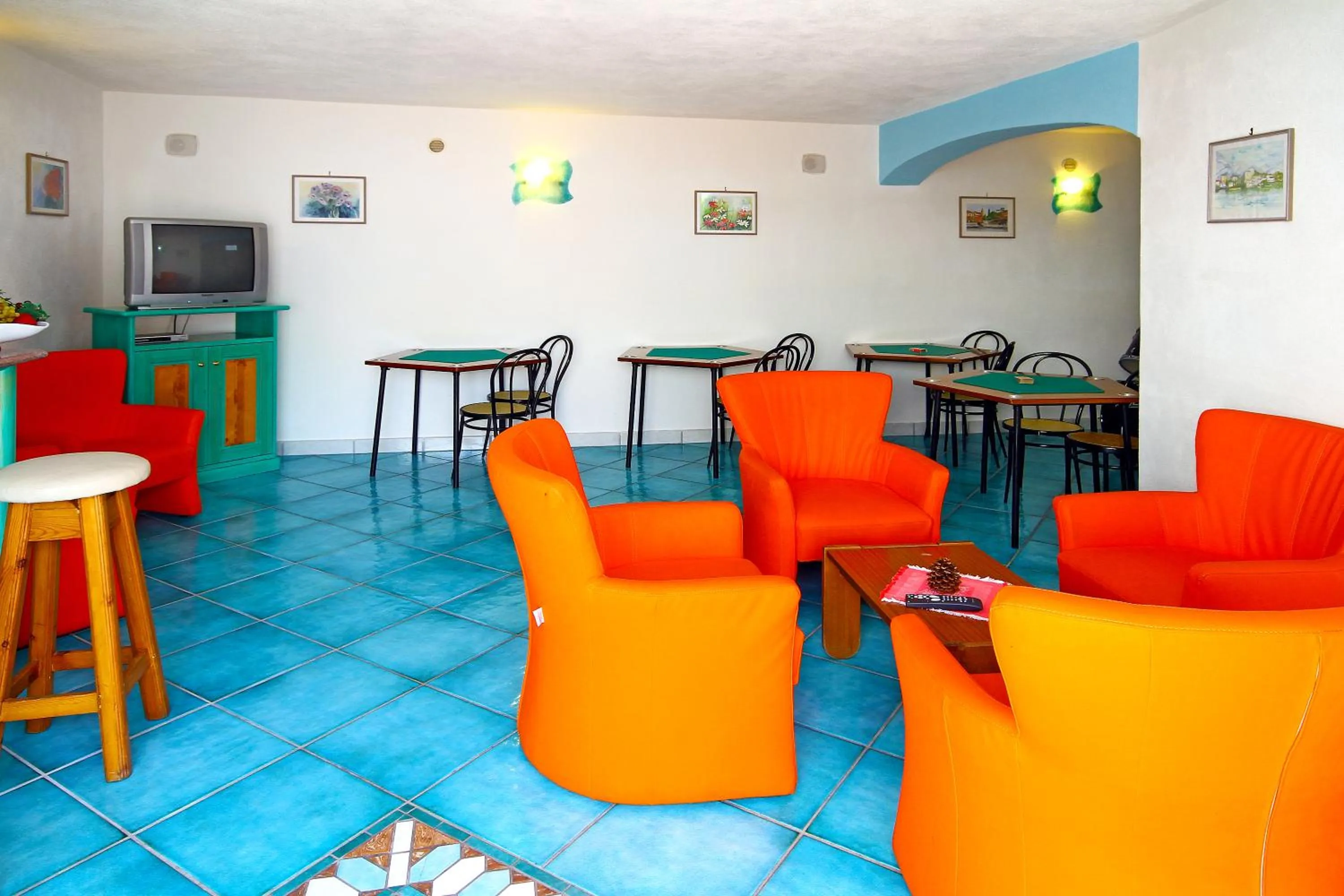 Communal lounge/ TV room in Hotel Park Calitto