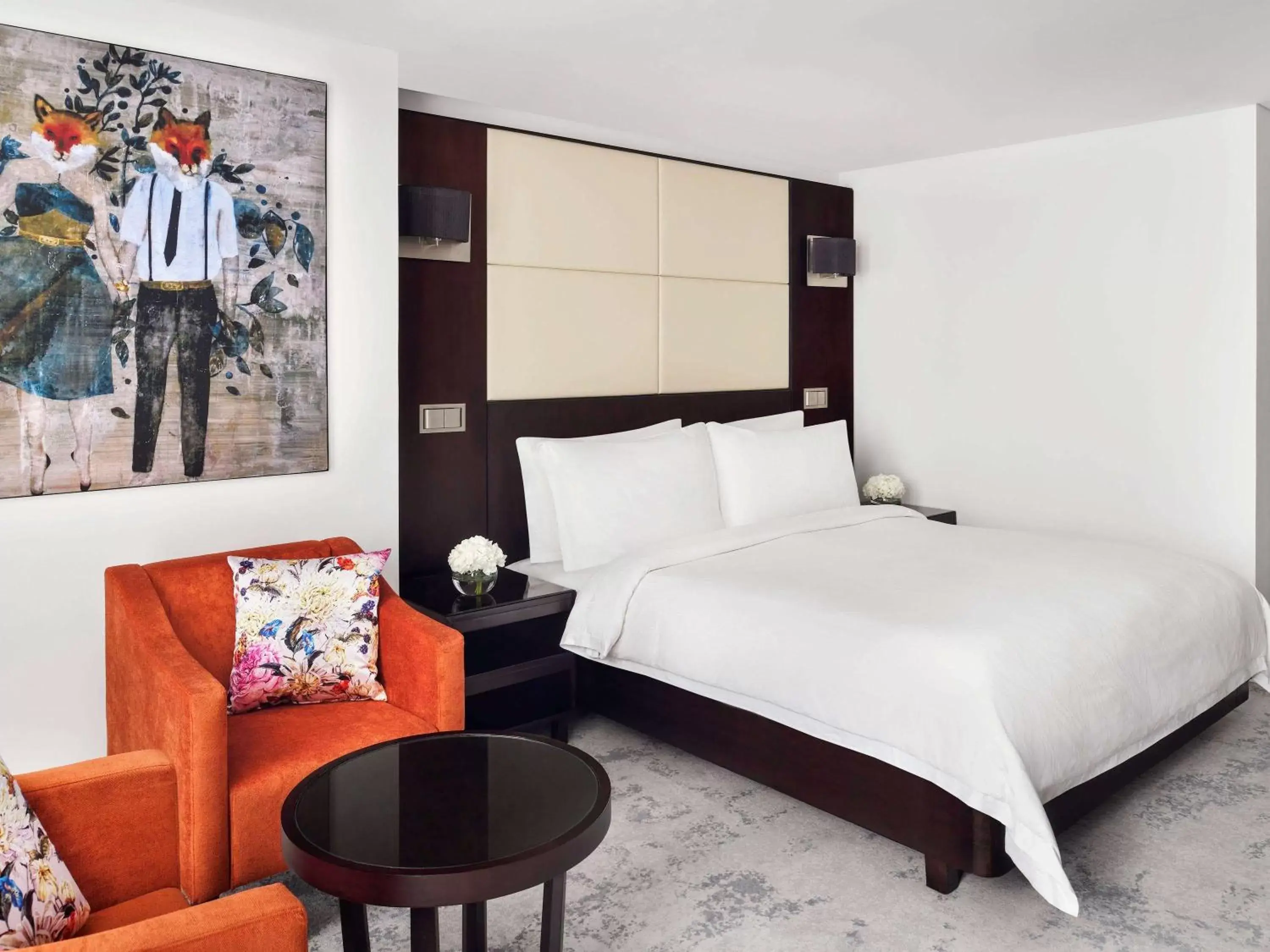 Bedroom, Bed in Mövenpick Hotel Jumeirah Lakes Towers Dubai