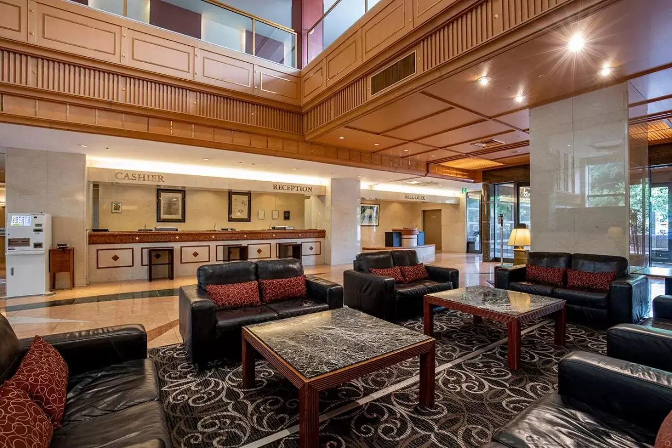 Lobby or reception, Lounge/Bar in International Garden Hotel Narita