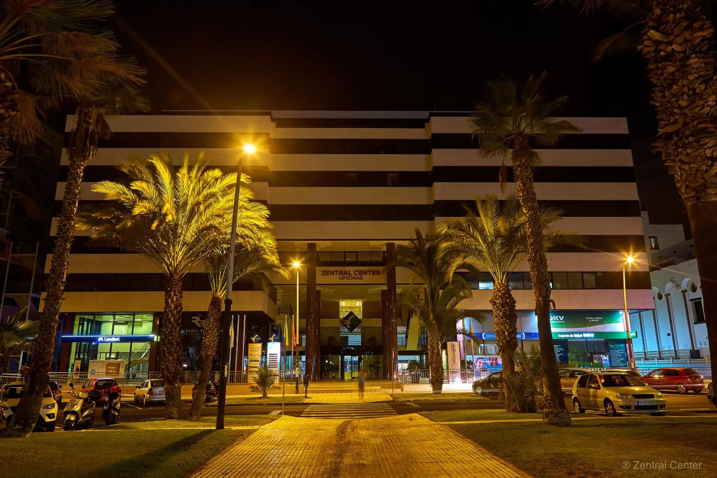 Facade/entrance, Property Building in Hotel Zentral Center - Adults only