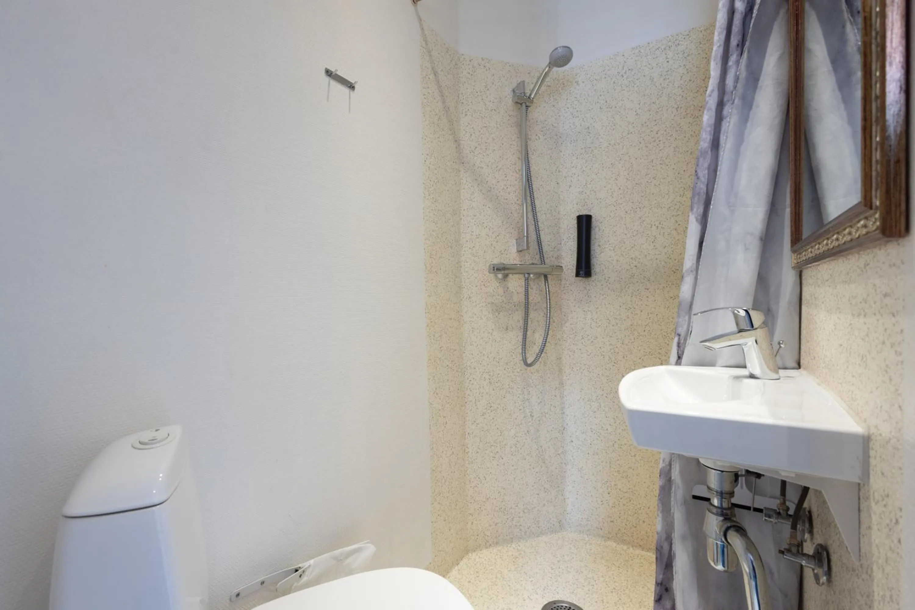 Bathroom in Milling Hotel Mini 19