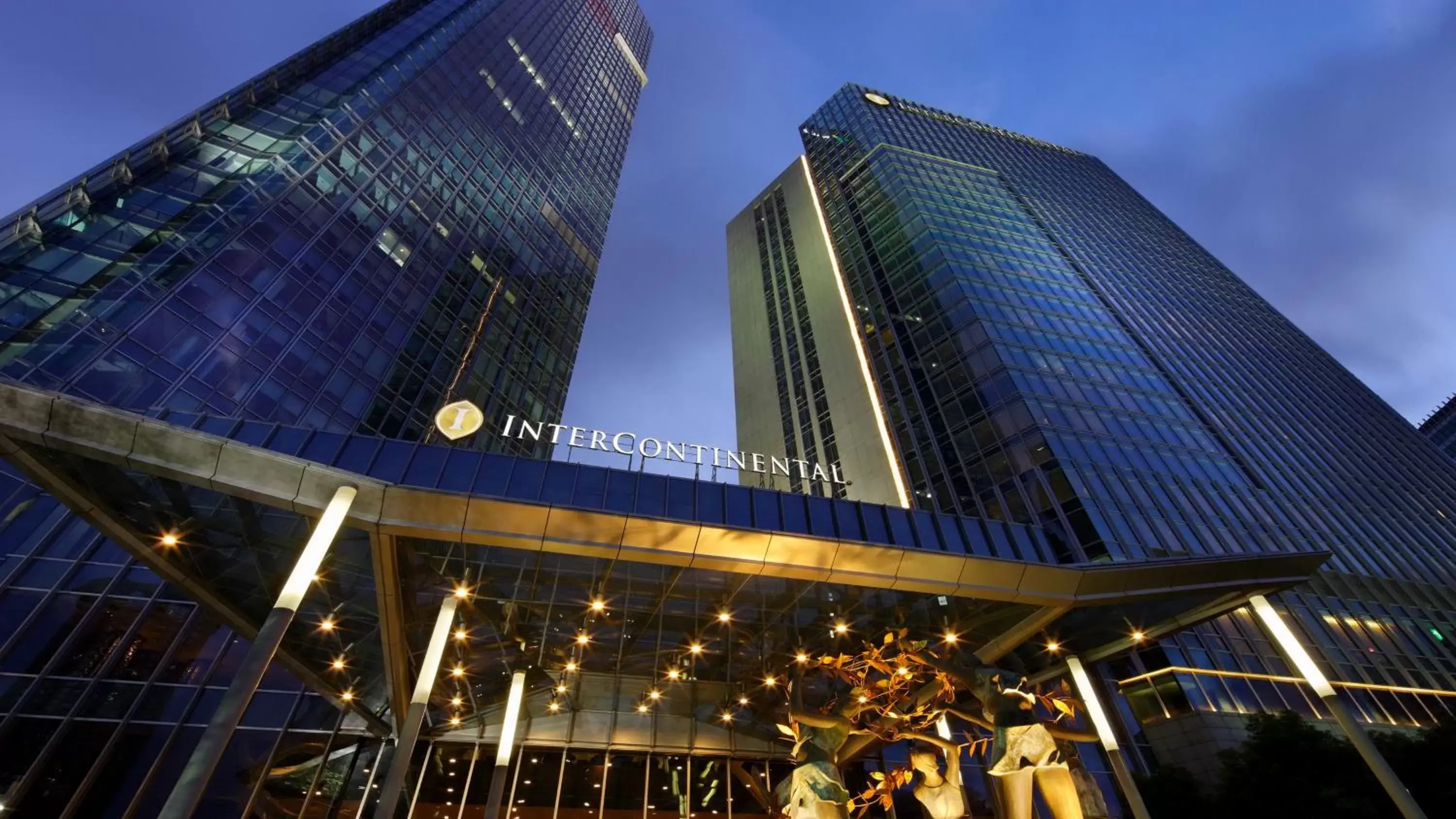 Property building in InterContinental Shanghai Jing' An by IHG Property building in InterContinental Shanghai Jing' An by IHG