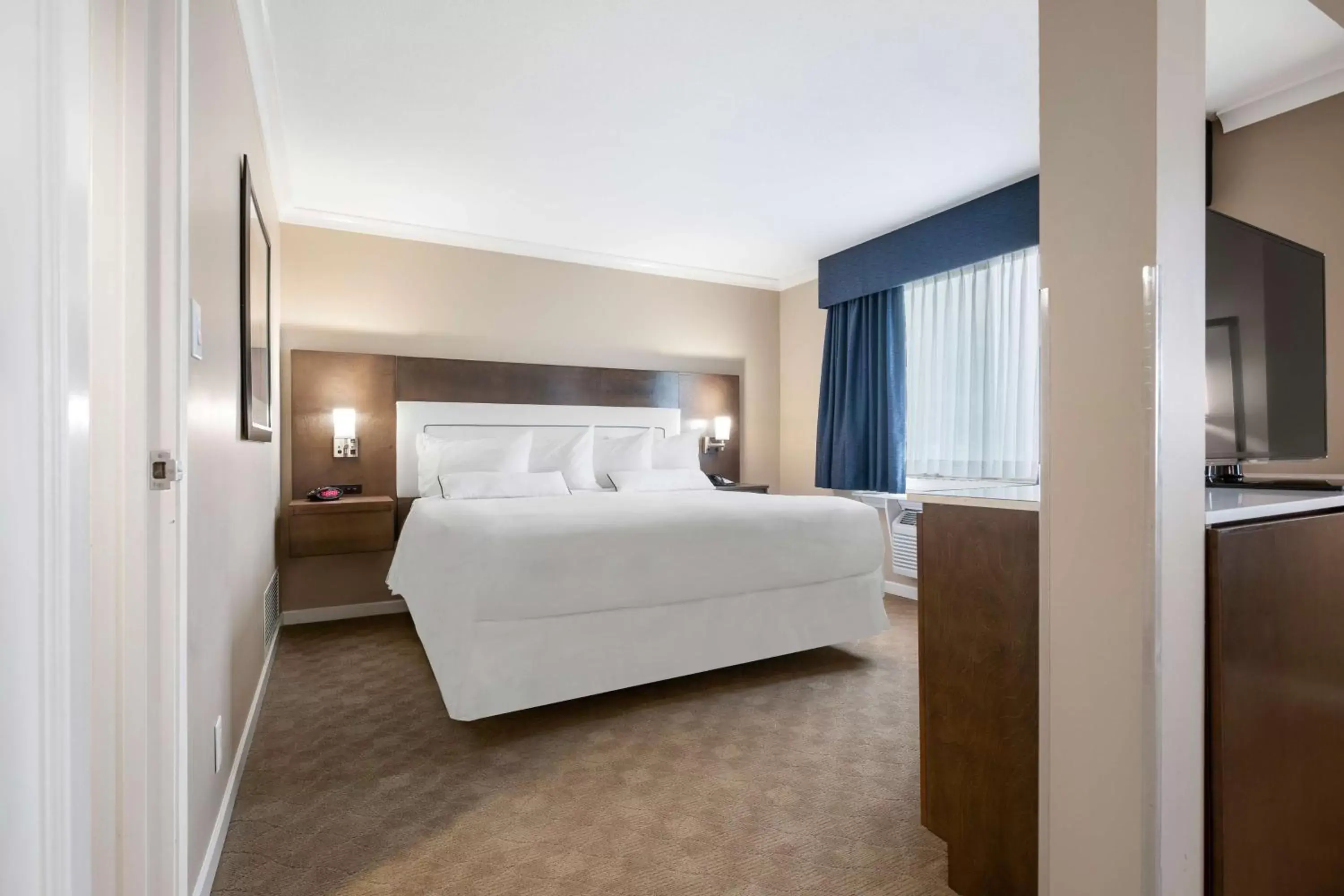 TV and multimedia, Bed in Best Western Plus Columbia River Hotel