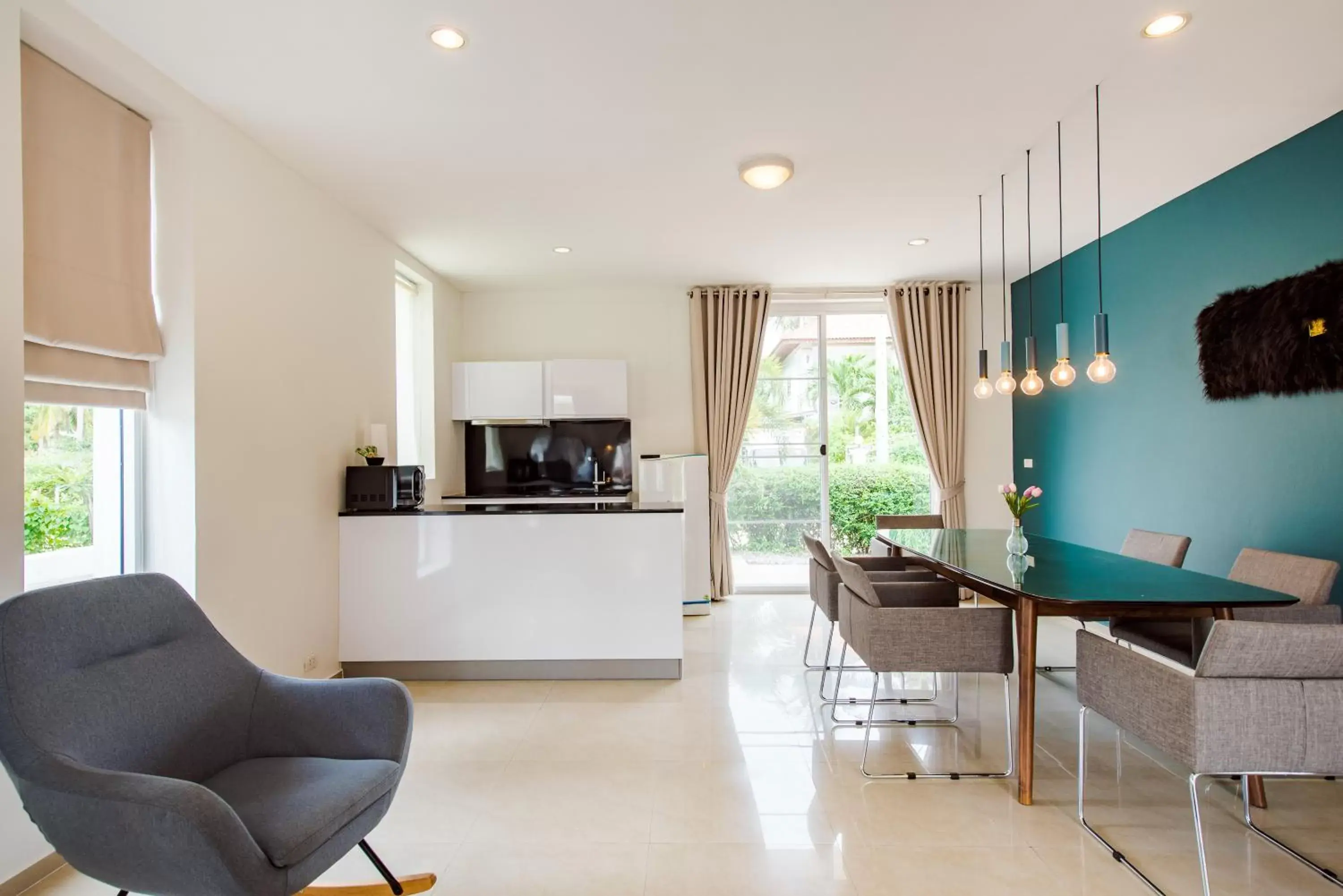 Kitchen or kitchenette, Seating Area in The Beach Village Resort